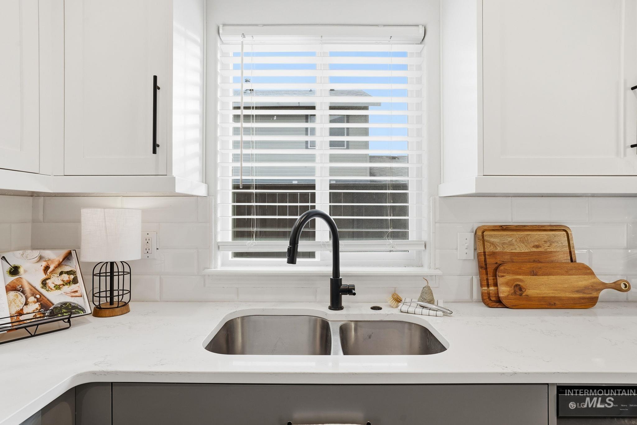 3525 S Annette Ave, Boise, Idaho 83705, 3 Bedrooms, 2 Bathrooms, Residential For Sale, Price $455,000,MLS 98971673