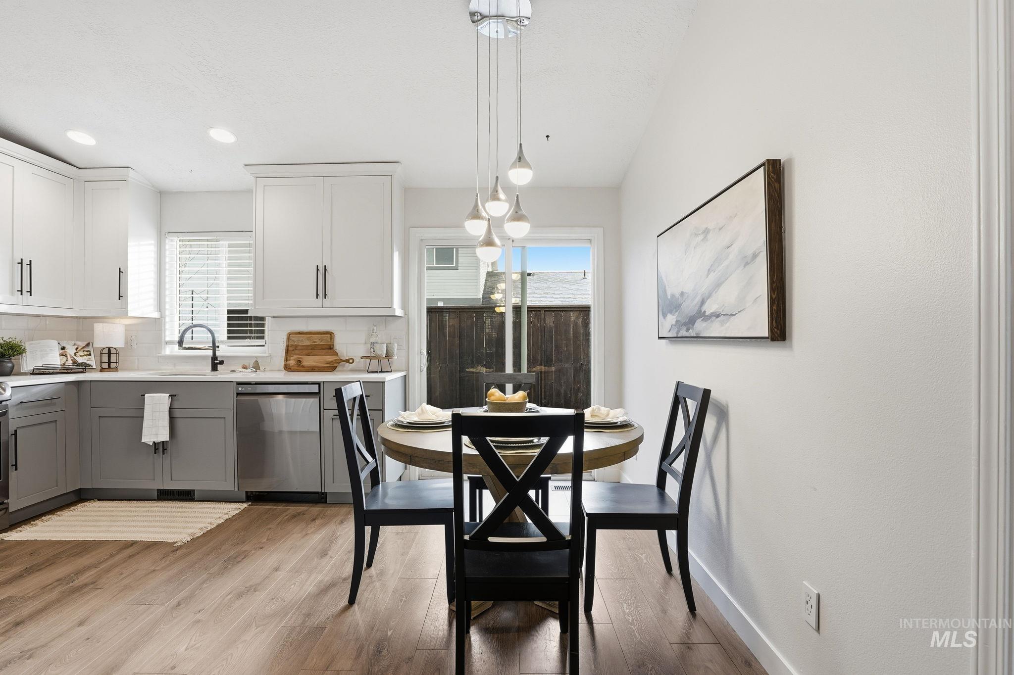 3525 S Annette Ave, Boise, Idaho 83705, 3 Bedrooms, 2 Bathrooms, Residential For Sale, Price $459,000,MLS 98971673