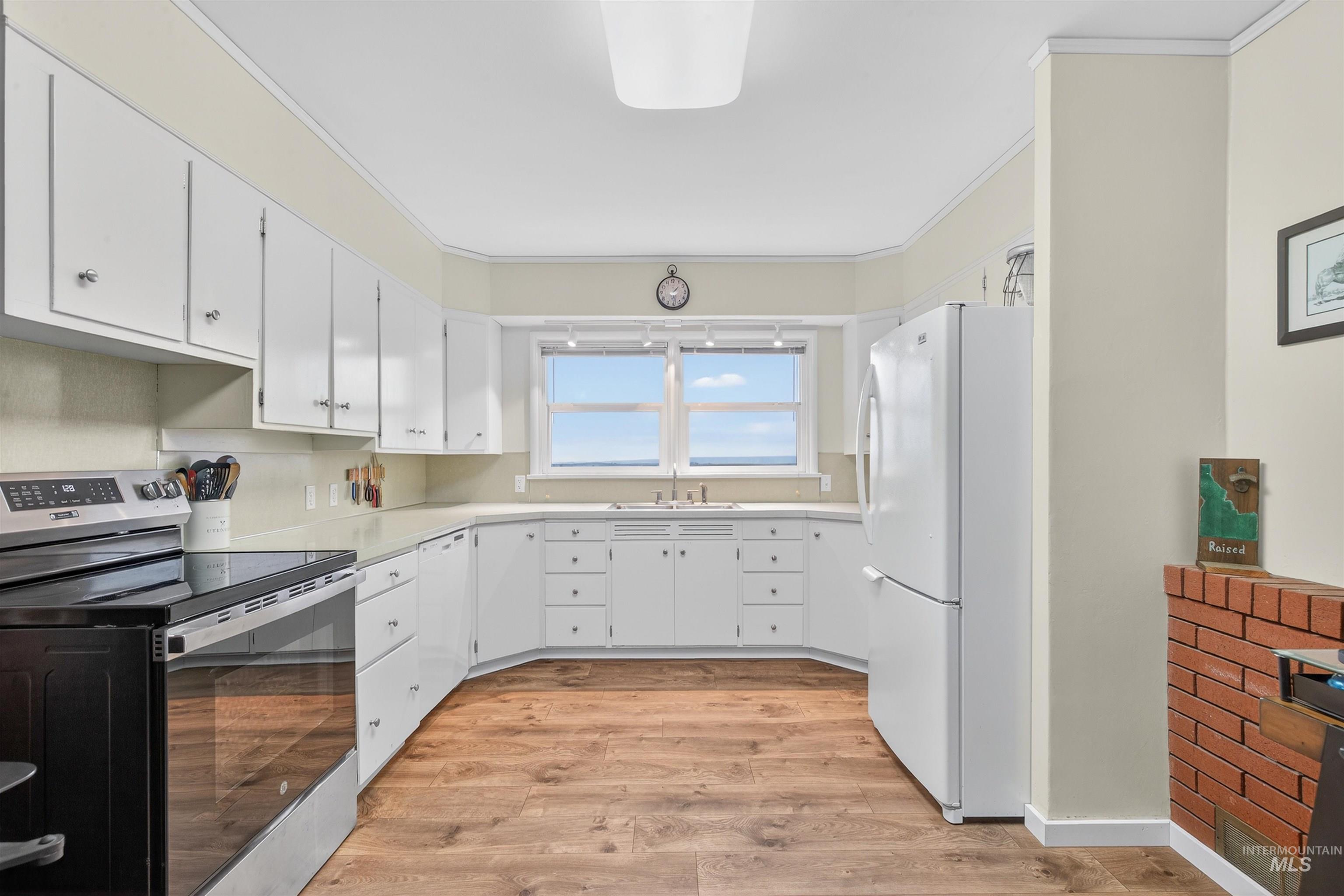 33785 South Road, Kendrick, Idaho 83537, 4 Bedrooms, 2 Bathrooms, Residential For Sale, Price $749,000,MLS 98971674