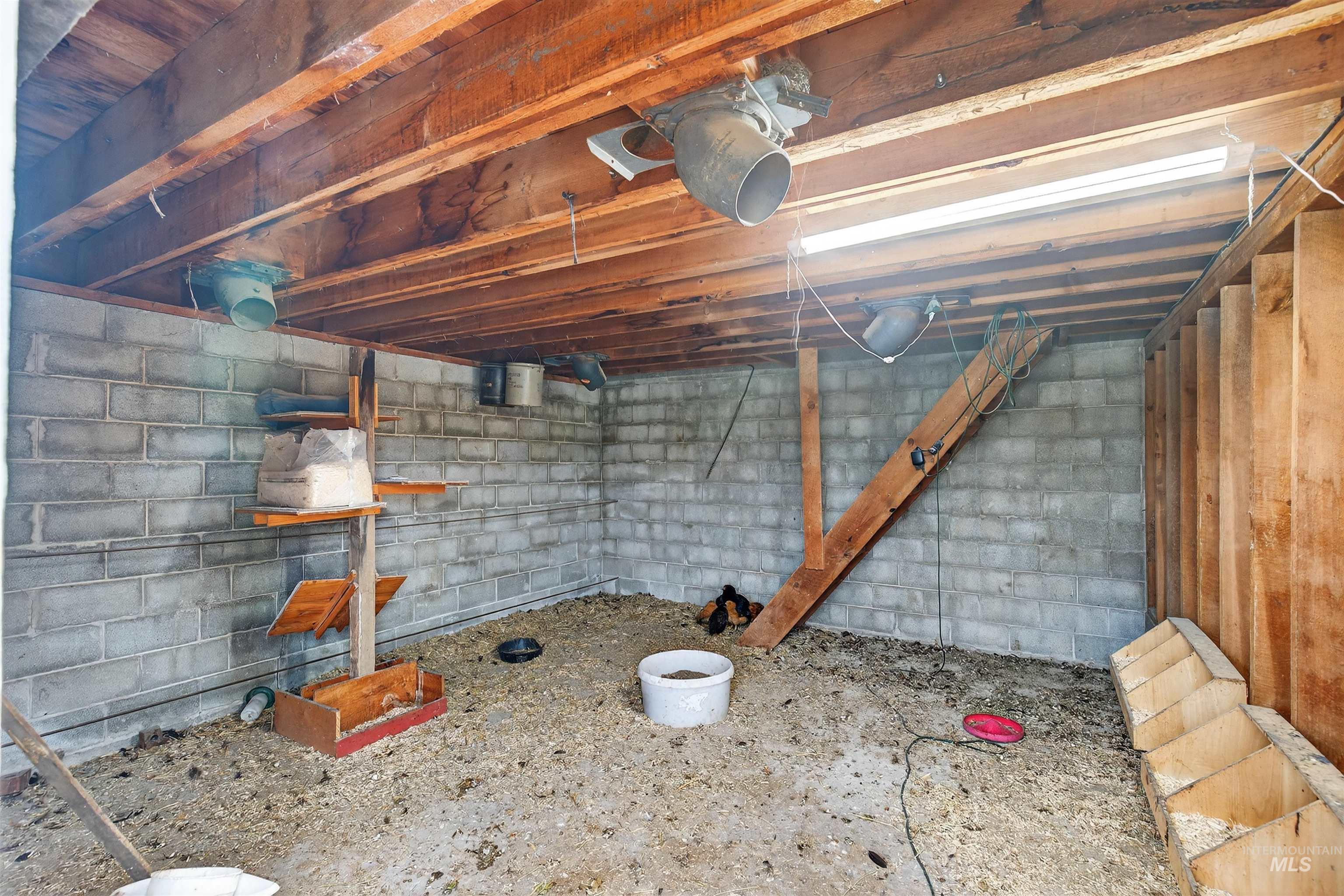 33785 South Road, Kendrick, Idaho 83537, 4 Bedrooms, 2 Bathrooms, Residential For Sale, Price $749,000,MLS 98971674