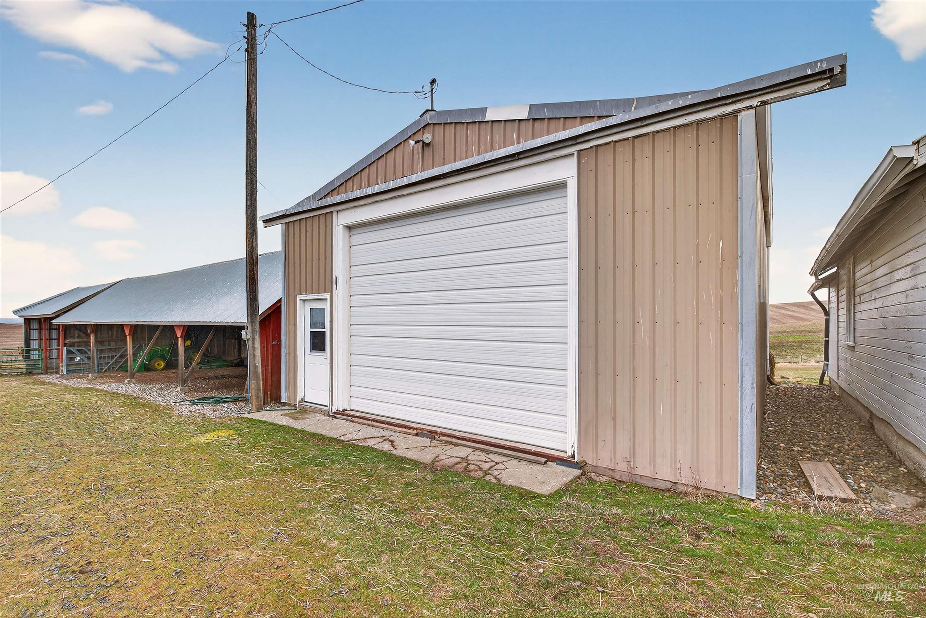 33785 South Road, Kendrick, Idaho 83537, 4 Bedrooms, 2 Bathrooms, Residential For Sale, Price $749,000,MLS 98971674