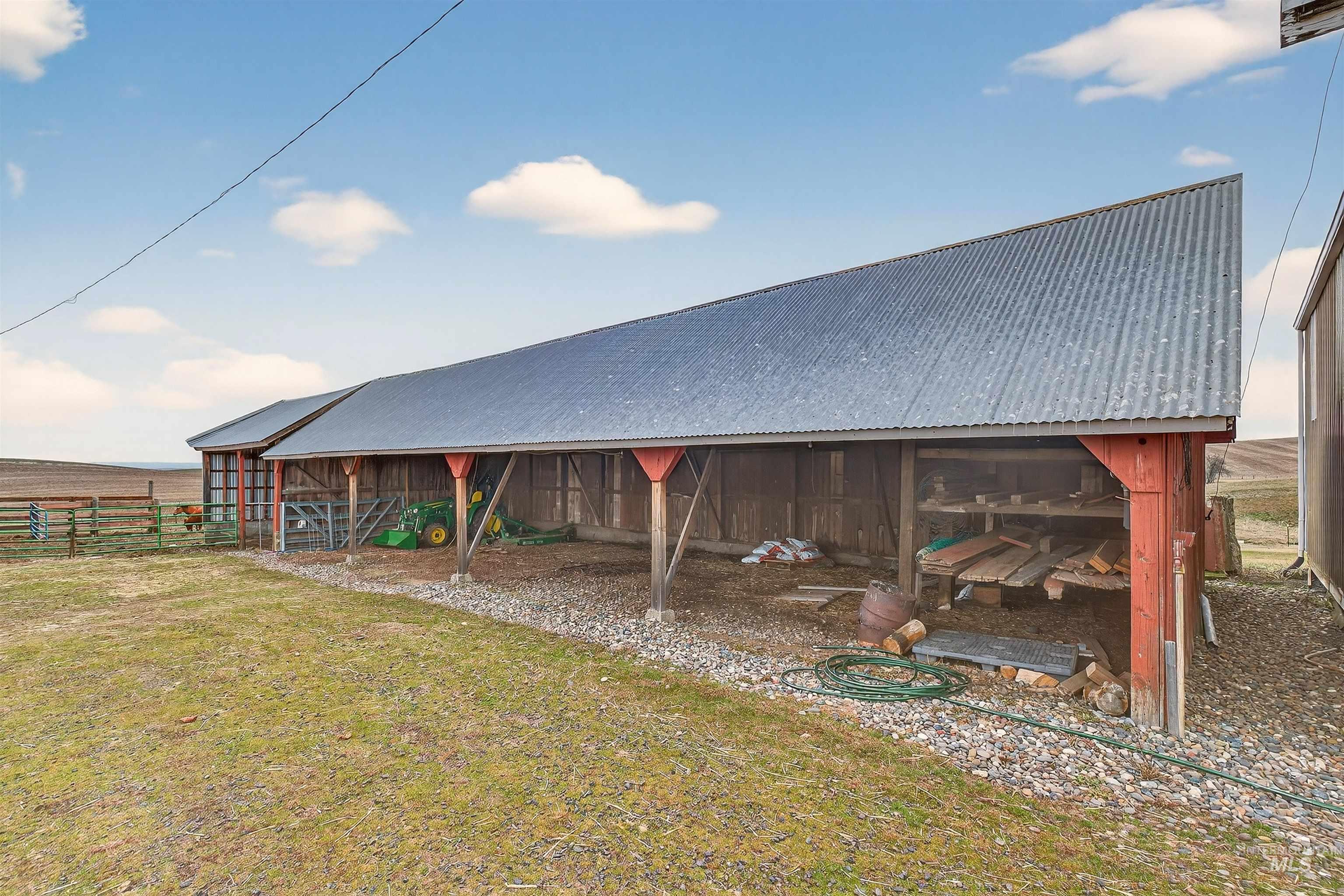 33785 South Road, Kendrick, Idaho 83537, 4 Bedrooms, 2 Bathrooms, Residential For Sale, Price $749,000,MLS 98971674