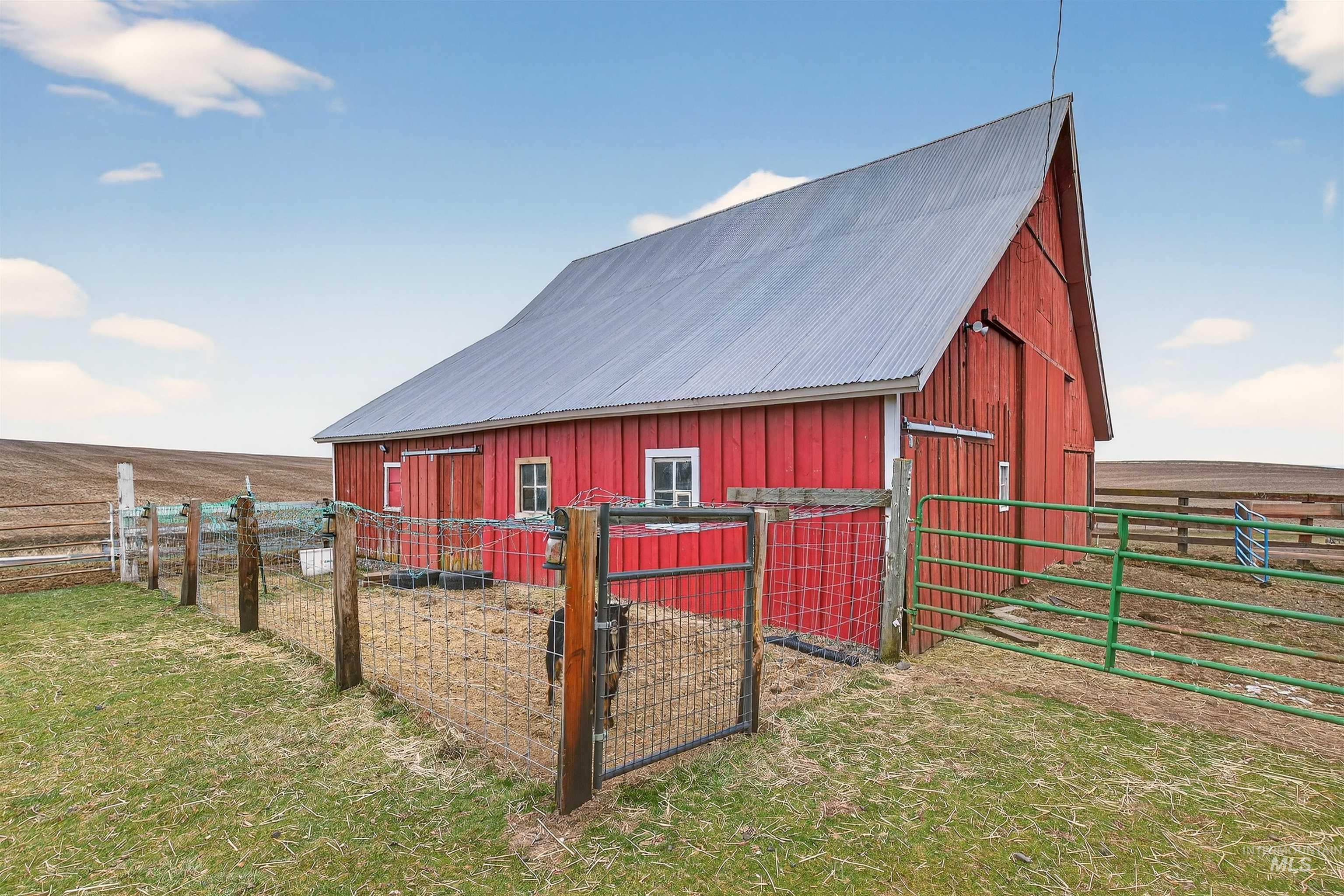 33785 South Road, Kendrick, Idaho 83537, 4 Bedrooms, 2 Bathrooms, Residential For Sale, Price $749,000,MLS 98971674