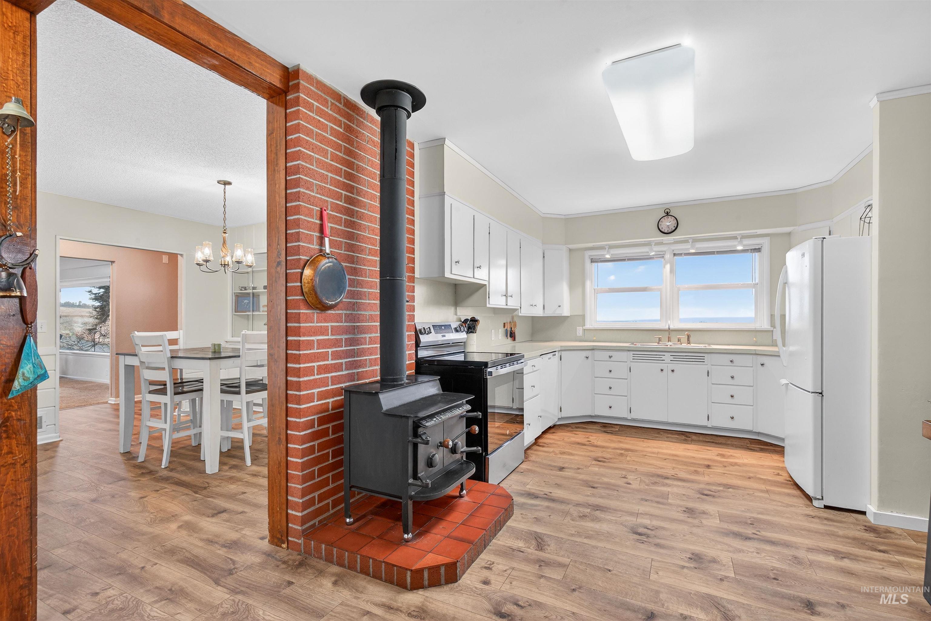 33785 South Road, Kendrick, Idaho 83537, 4 Bedrooms, 2 Bathrooms, Residential For Sale, Price $749,000,MLS 98971674