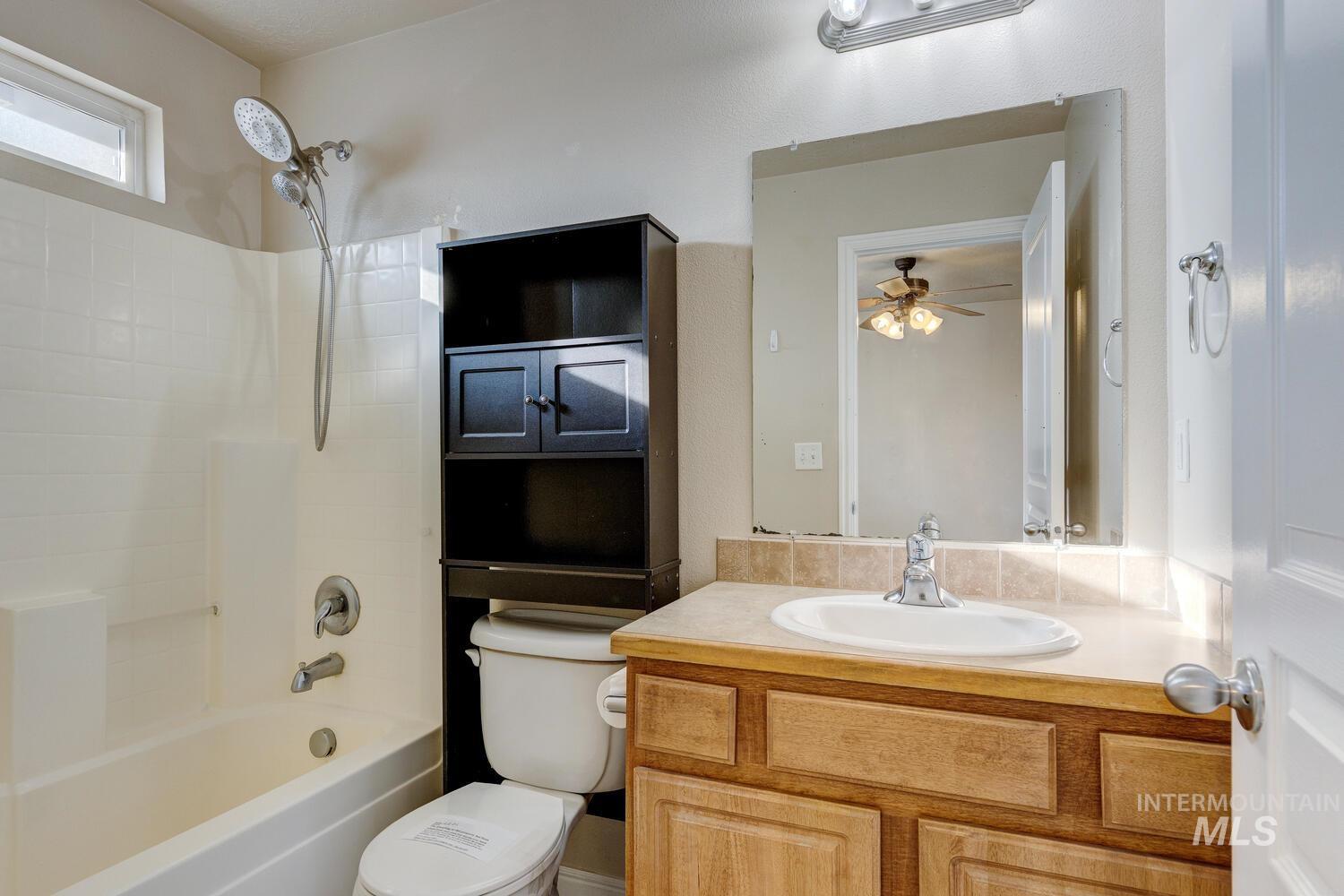 816 Sioux Ave, Emmett, Idaho 83617-4011, 3 Bedrooms, 2 Bathrooms, Residential For Sale, Price $310,000,MLS 98971675