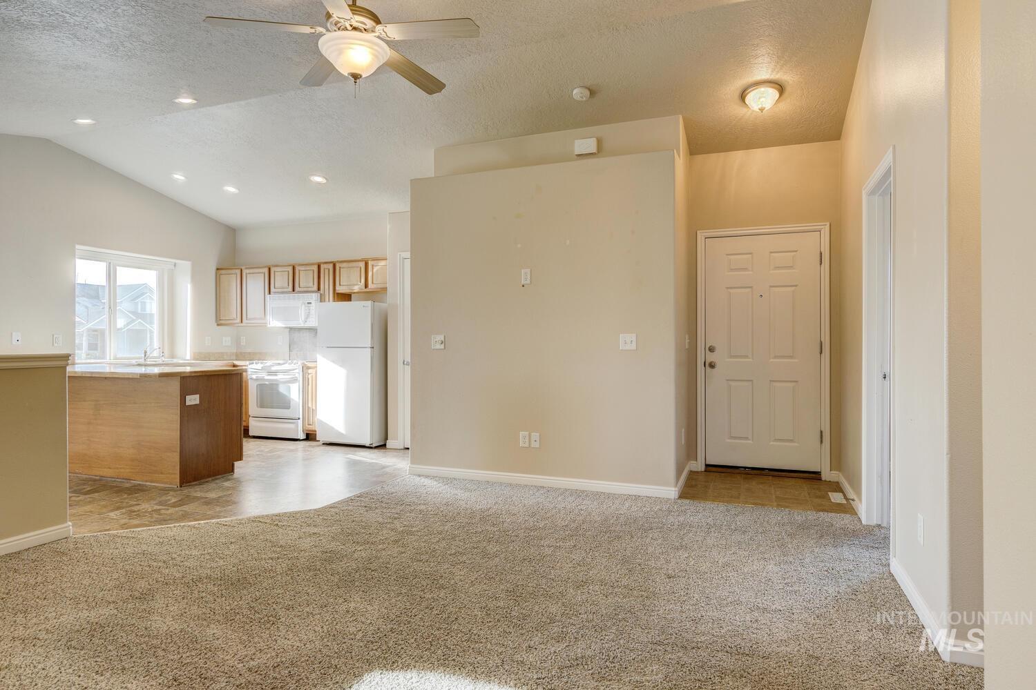 816 Sioux Ave, Emmett, Idaho 83617-4011, 3 Bedrooms, 2 Bathrooms, Residential For Sale, Price $310,000,MLS 98971675