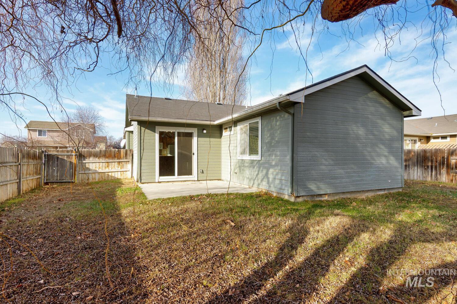 816 Sioux Ave, Emmett, Idaho 83617-4011, 3 Bedrooms, 2 Bathrooms, Residential For Sale, Price $310,000,MLS 98971675