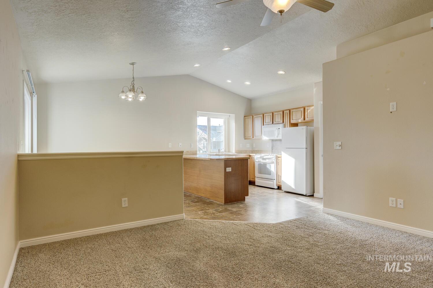 816 Sioux Ave, Emmett, Idaho 83617-4011, 3 Bedrooms, 2 Bathrooms, Residential For Sale, Price $310,000,MLS 98971675