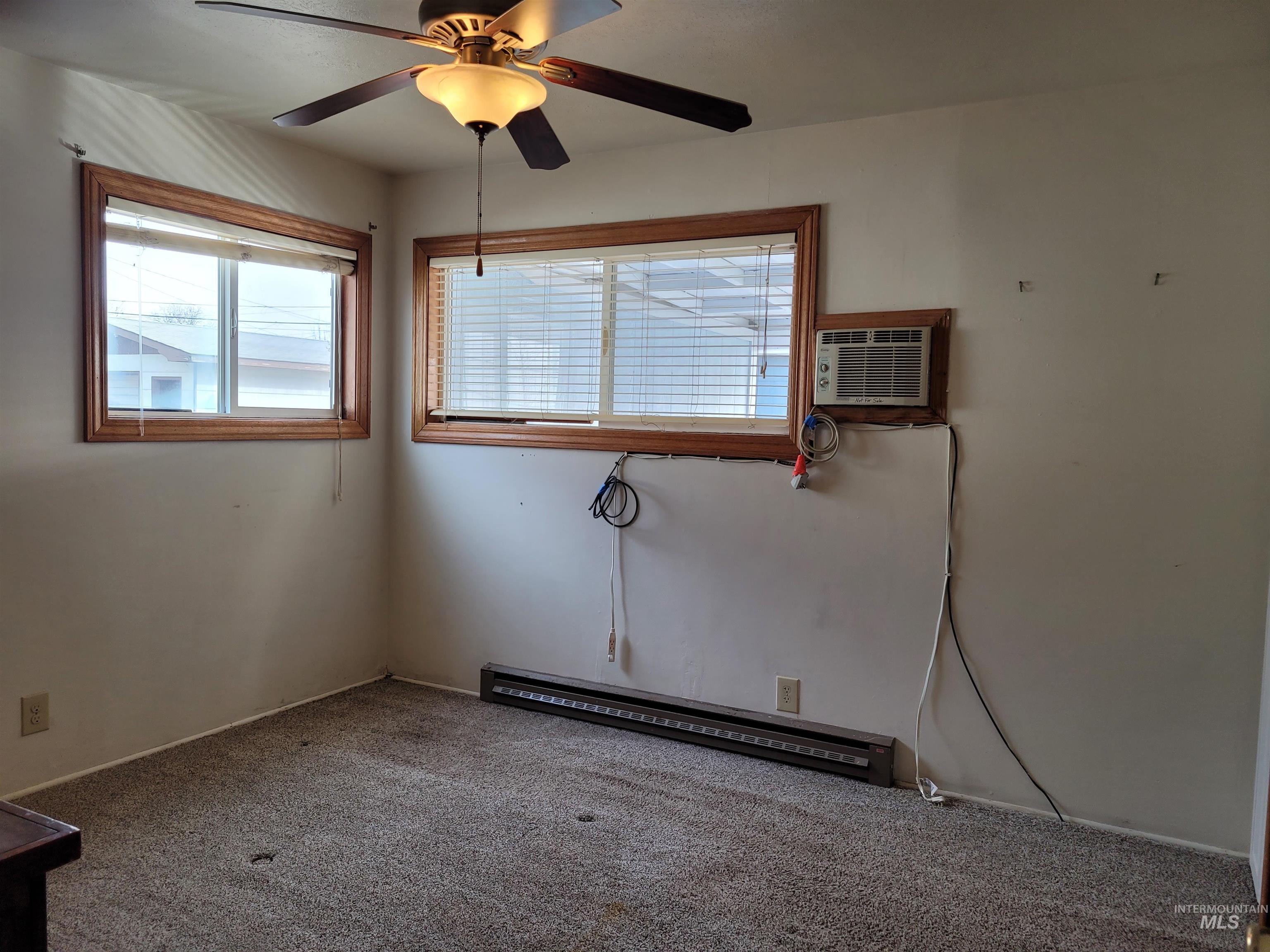 401 S 4th Street, Rupert, Idaho 83350, 2 Bedrooms, 1 Bathroom, Residential For Sale, Price $230,000,MLS 98971677