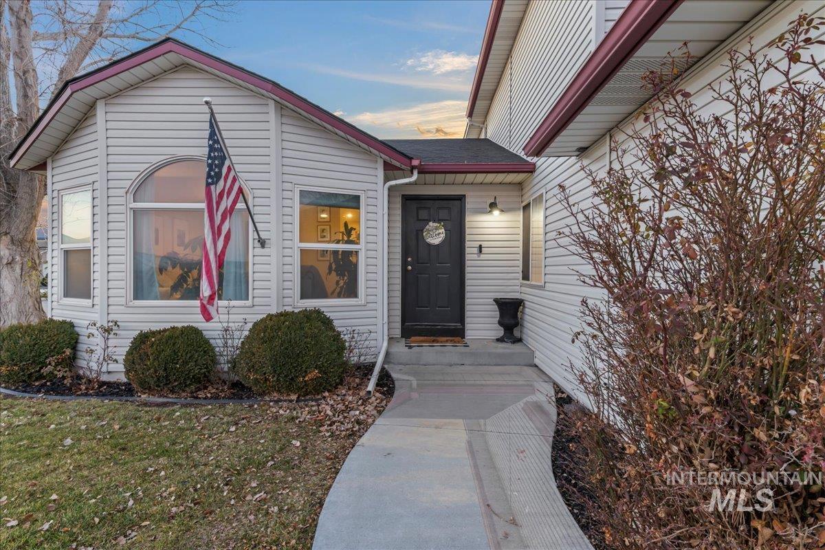 1775 Wasatch Dr, Mountain Home, Idaho 83647-4317, 4 Bedrooms, 3 Bathrooms, Residential For Sale, Price $389,900,MLS 98971678