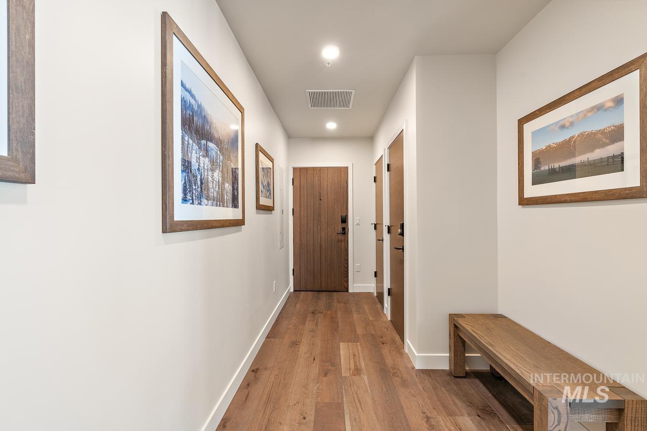 700 Village Drive, Donnelly, Idaho 83615, 3 Bedrooms, 3.5 Bathrooms, Residential For Sale, Price $2,099,000,MLS 98971682