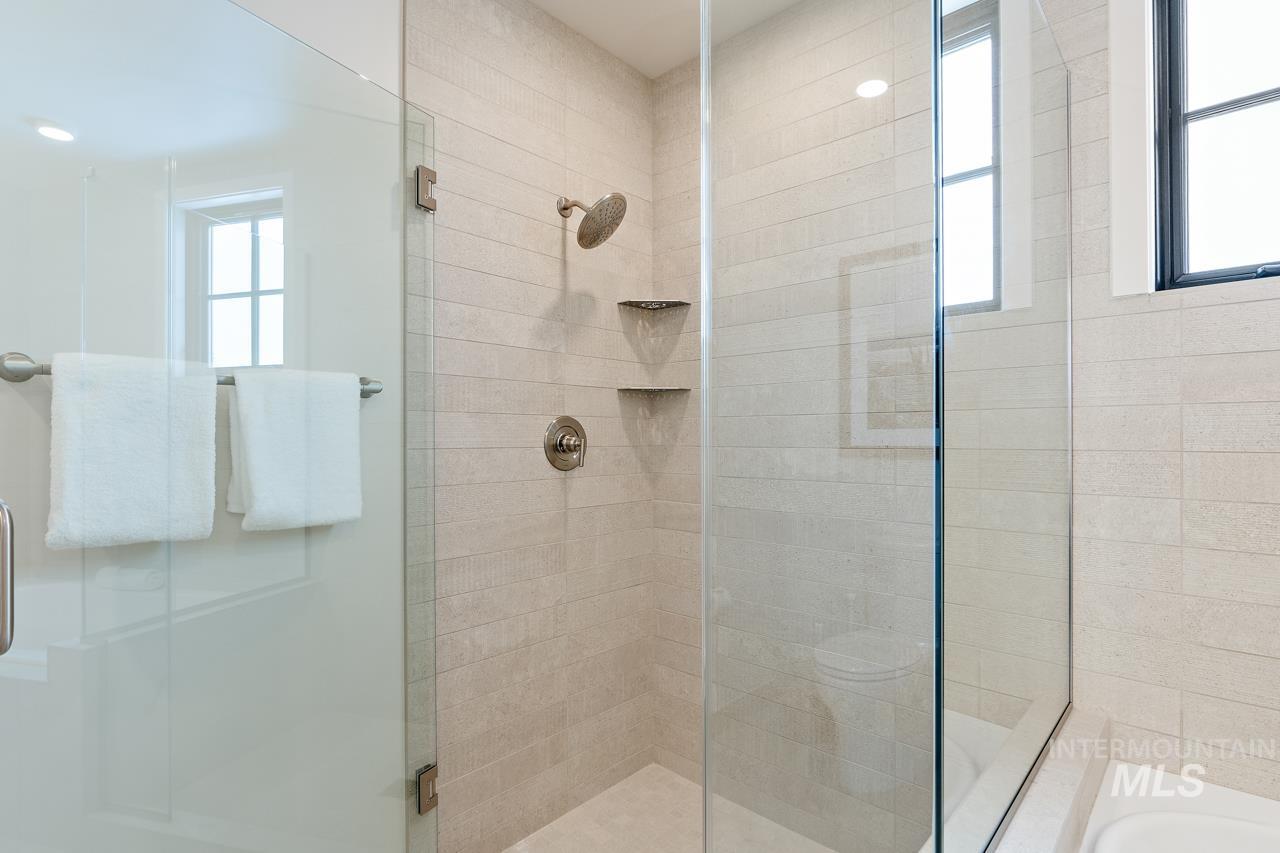 700 Village Drive, Donnelly, Idaho 83615, 3 Bedrooms, 3.5 Bathrooms, Residential For Sale, Price $2,099,000,MLS 98971682