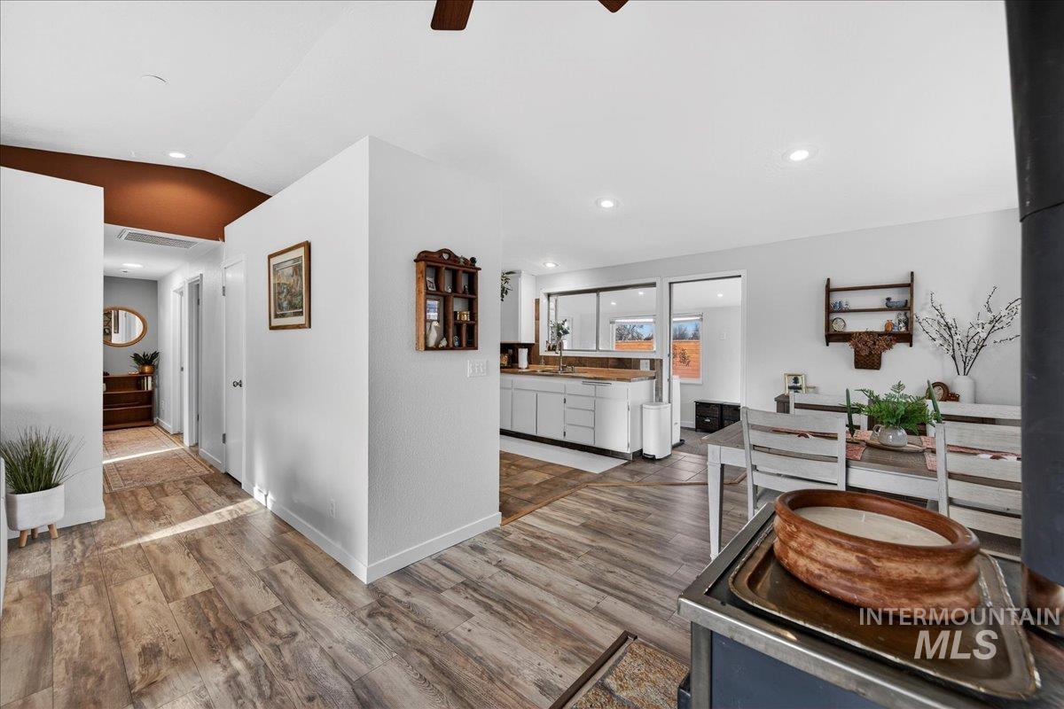 1404 W North Gate Ave, Meridian, Idaho 83642, 3 Bedrooms, 1.5 Bathrooms, Residential For Sale, Price $369,000,MLS 98971683