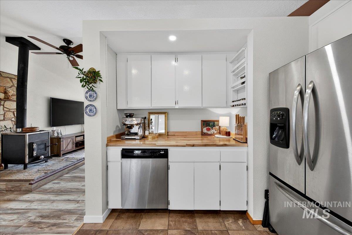 1404 W North Gate Ave, Meridian, Idaho 83642, 3 Bedrooms, 1.5 Bathrooms, Residential For Sale, Price $369,000,MLS 98971683