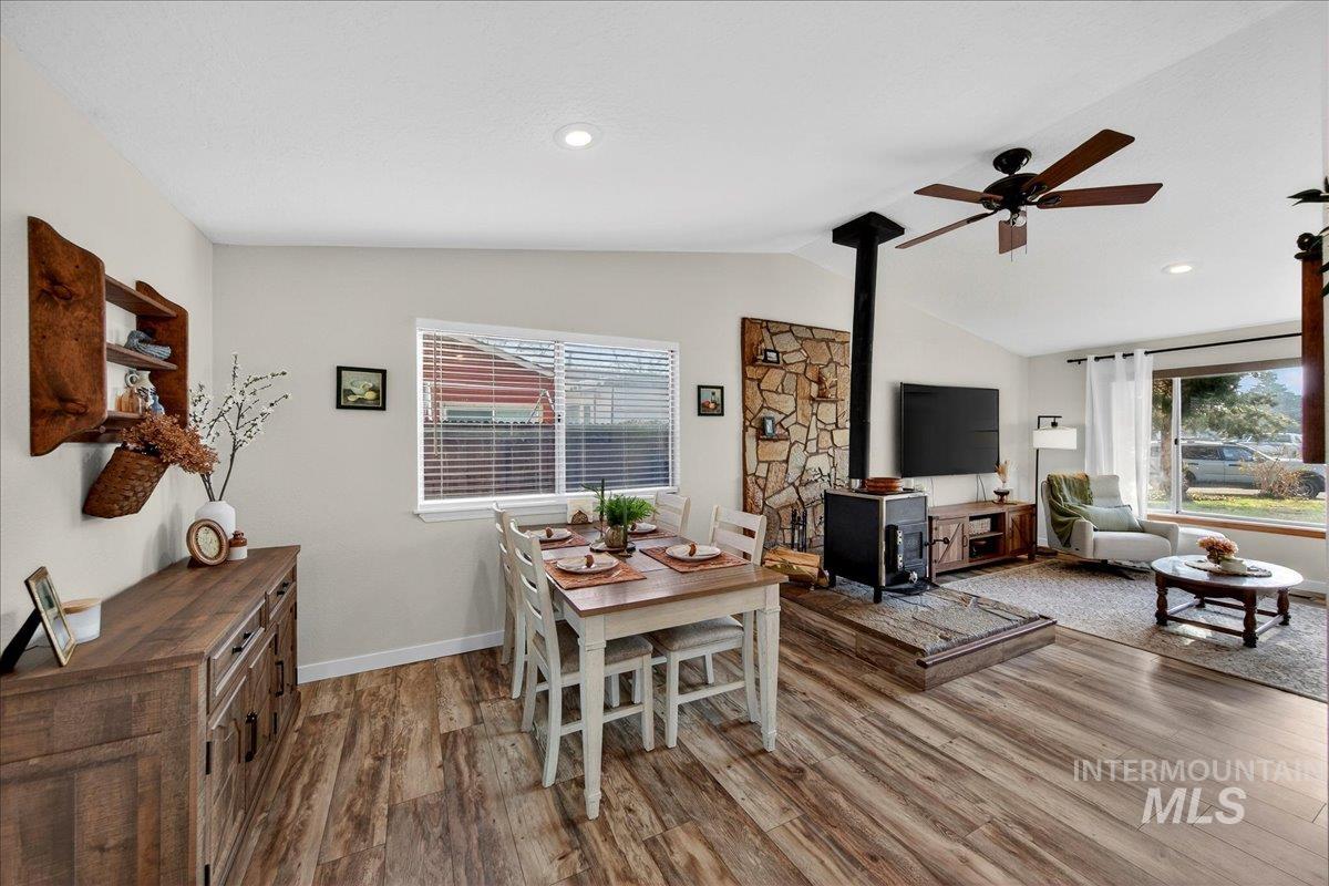 1404 W North Gate Ave, Meridian, Idaho 83642, 3 Bedrooms, 1.5 Bathrooms, Residential For Sale, Price $369,000,MLS 98971683