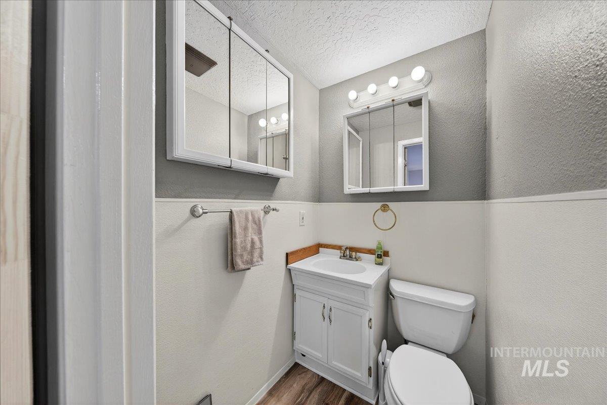 1404 W North Gate Ave, Meridian, Idaho 83642, 3 Bedrooms, 1.5 Bathrooms, Residential For Sale, Price $369,000,MLS 98971683