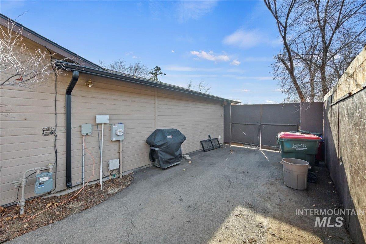 1404 W North Gate Ave, Meridian, Idaho 83642, 3 Bedrooms, 1.5 Bathrooms, Residential For Sale, Price $369,000,MLS 98971683