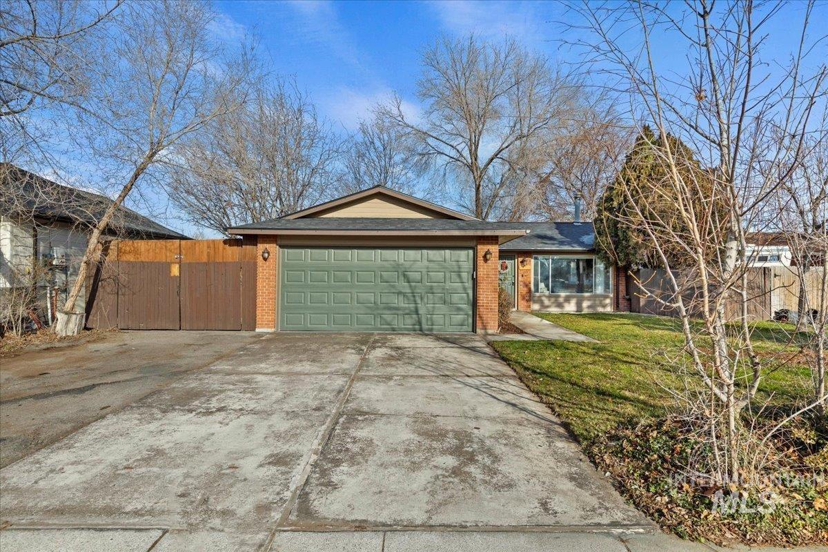 1404 W North Gate Ave, Meridian, Idaho 83642, 3 Bedrooms, 1.5 Bathrooms, Residential For Sale, Price $369,000,MLS 98971683