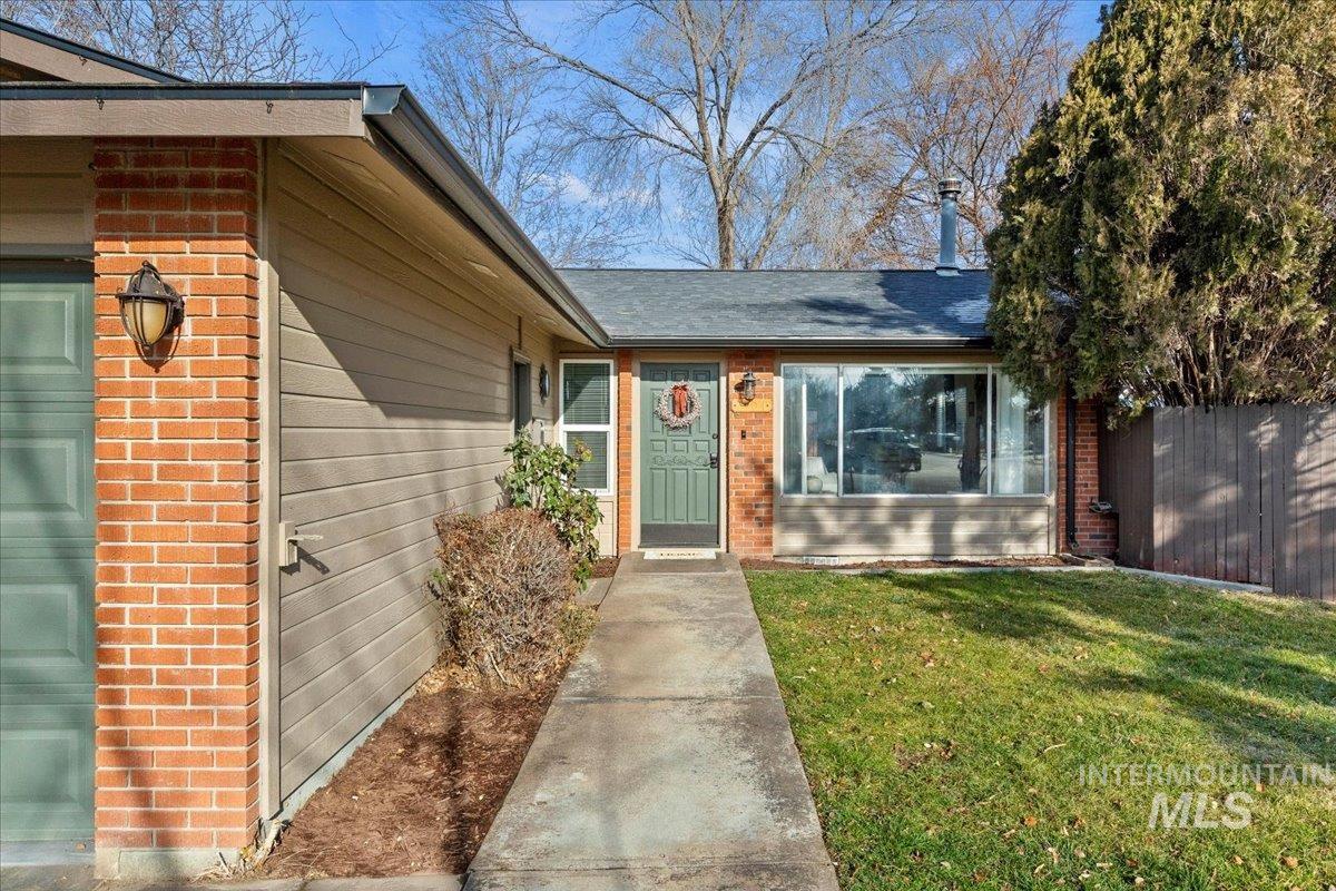 1404 W North Gate Ave, Meridian, Idaho 83642, 3 Bedrooms, 1.5 Bathrooms, Residential For Sale, Price $369,000,MLS 98971683
