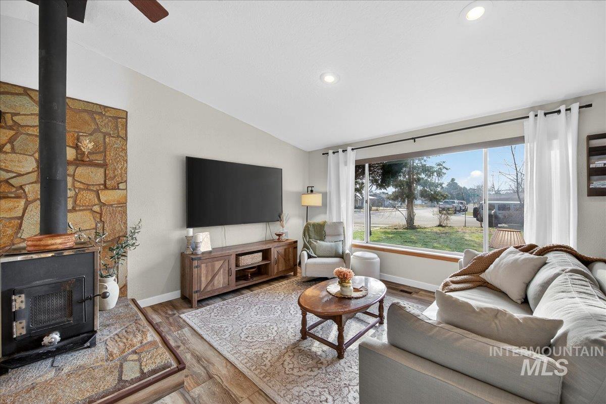 1404 W North Gate Ave, Meridian, Idaho 83642, 3 Bedrooms, 1.5 Bathrooms, Residential For Sale, Price $369,000,MLS 98971683