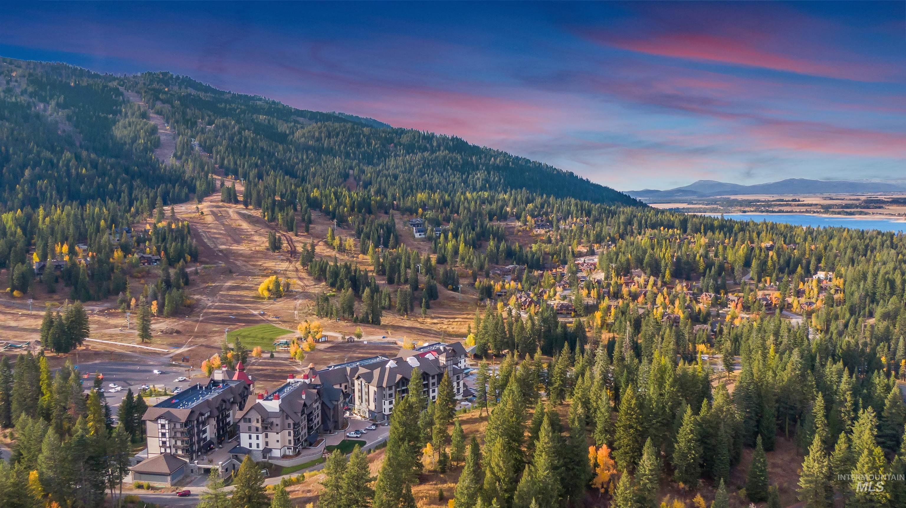 700 Village Drive, Donnelly, Idaho 83615, 2 Bedrooms, 2.5 Bathrooms, Residential For Sale, Price $1,599,000,MLS 98971684