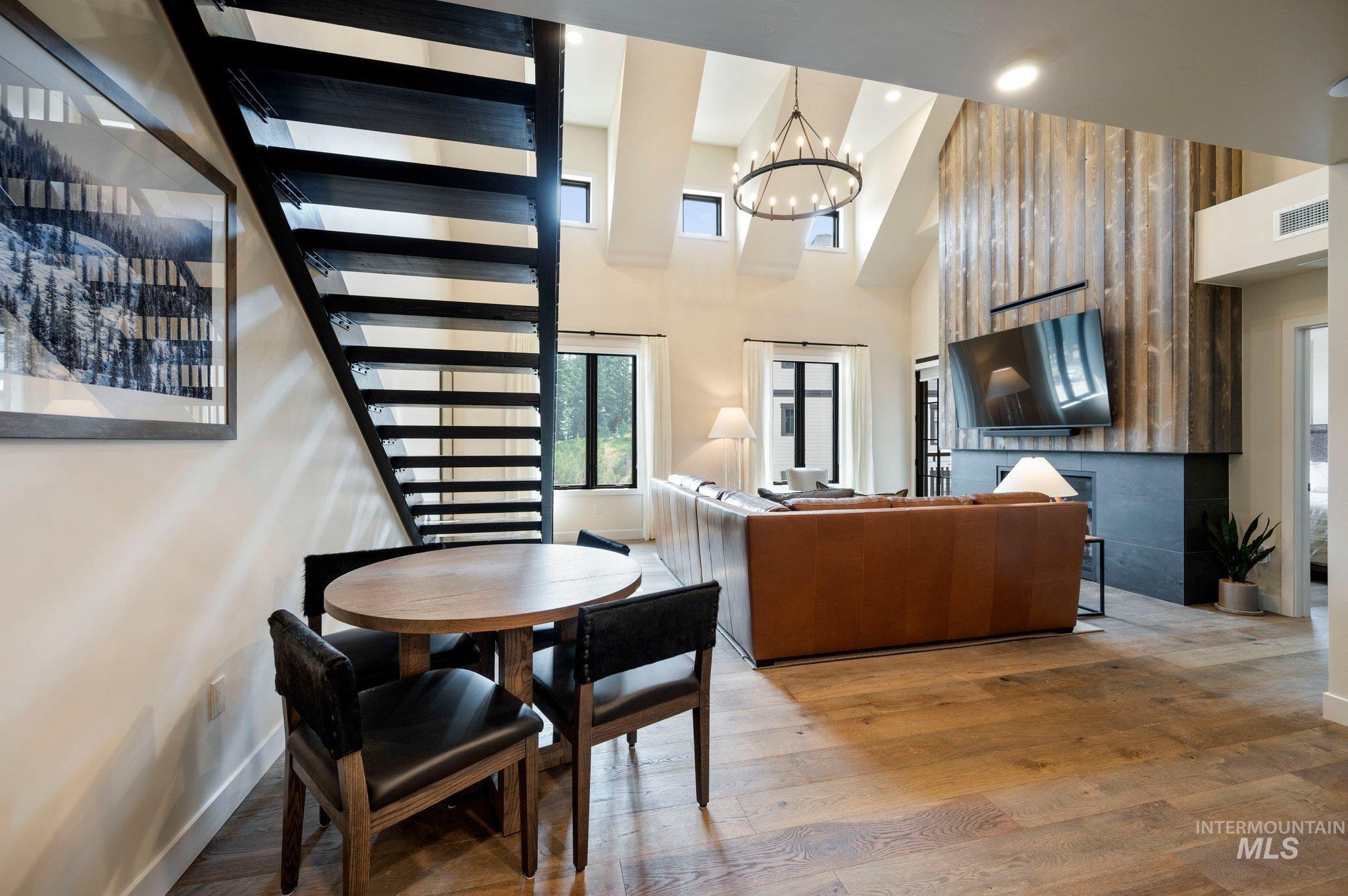 700 Village Drive, Donnelly, Idaho 83615, 2 Bedrooms, 2.5 Bathrooms, Residential For Sale, Price $1,599,000,MLS 98971684