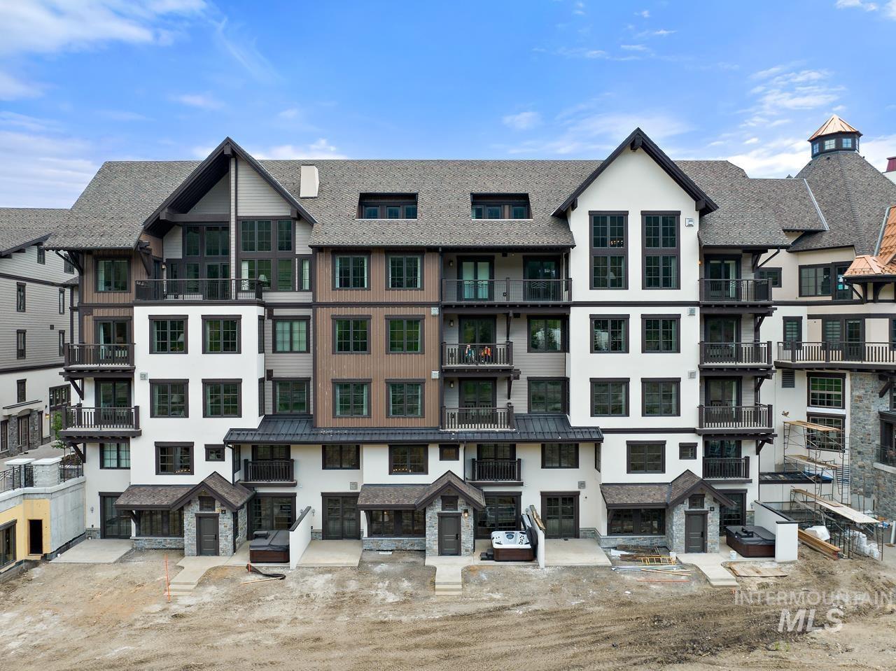 740 Village Drive, Donnelly, Idaho 83615, 1 Bedroom, 2 Bathrooms, Residential For Sale, Price $1,699,000,MLS 98971685