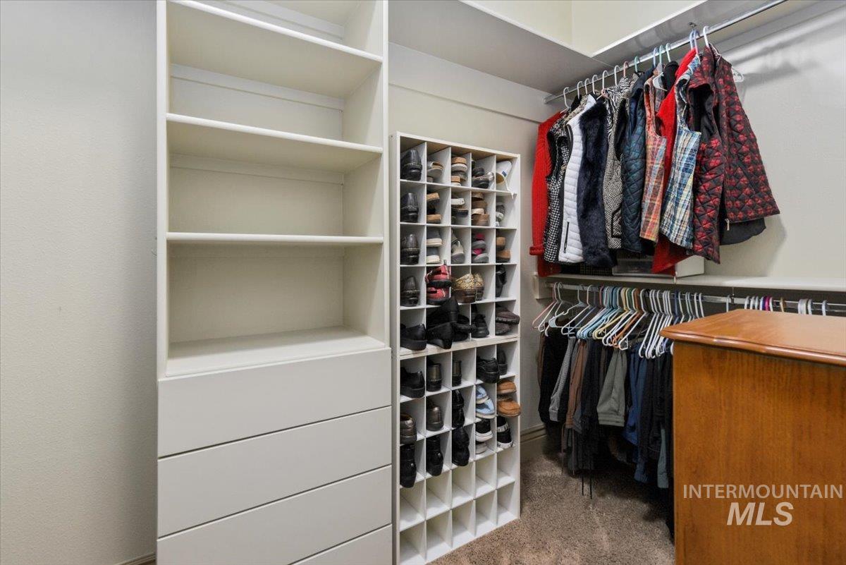 1485 W Oakhampton Drive, Eagle, Idaho 83616, 4 Bedrooms, 3.5 Bathrooms, Residential For Sale, Price $1,195,000,MLS 98971686