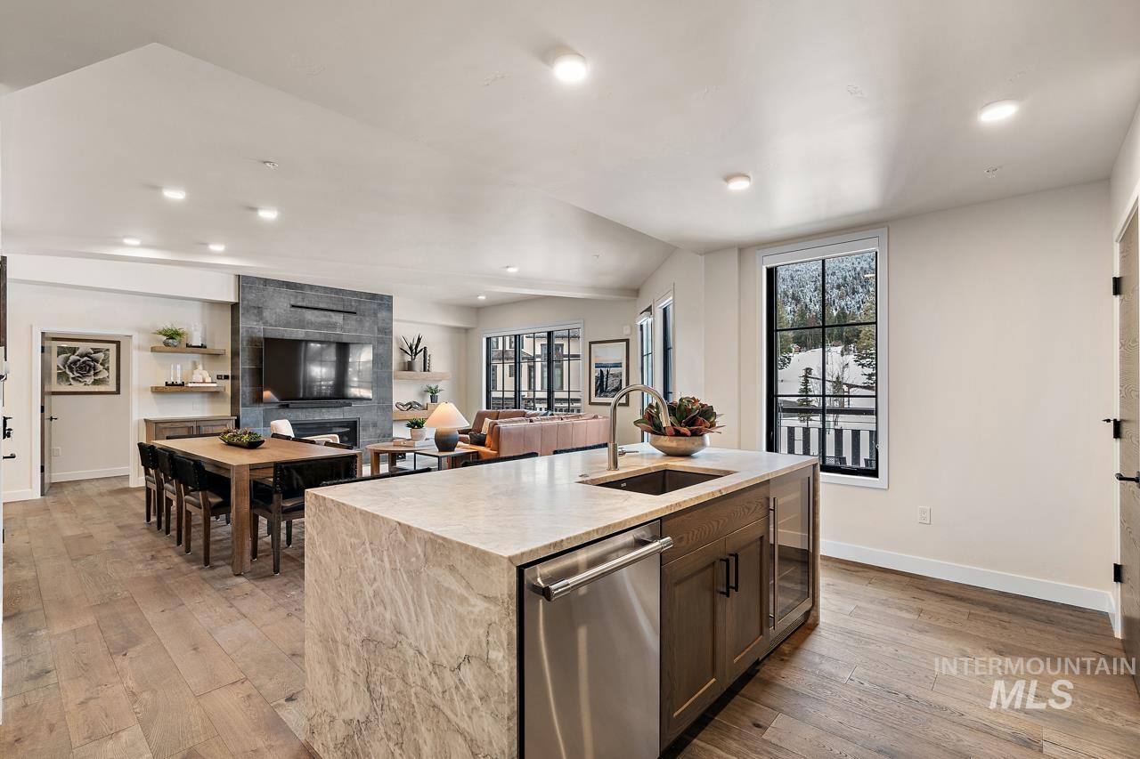 740 Village Drive, Donnelly, Idaho 83615, 3 Bedrooms, 3 Bathrooms, Residential For Sale, Price $1,999,000,MLS 98971687