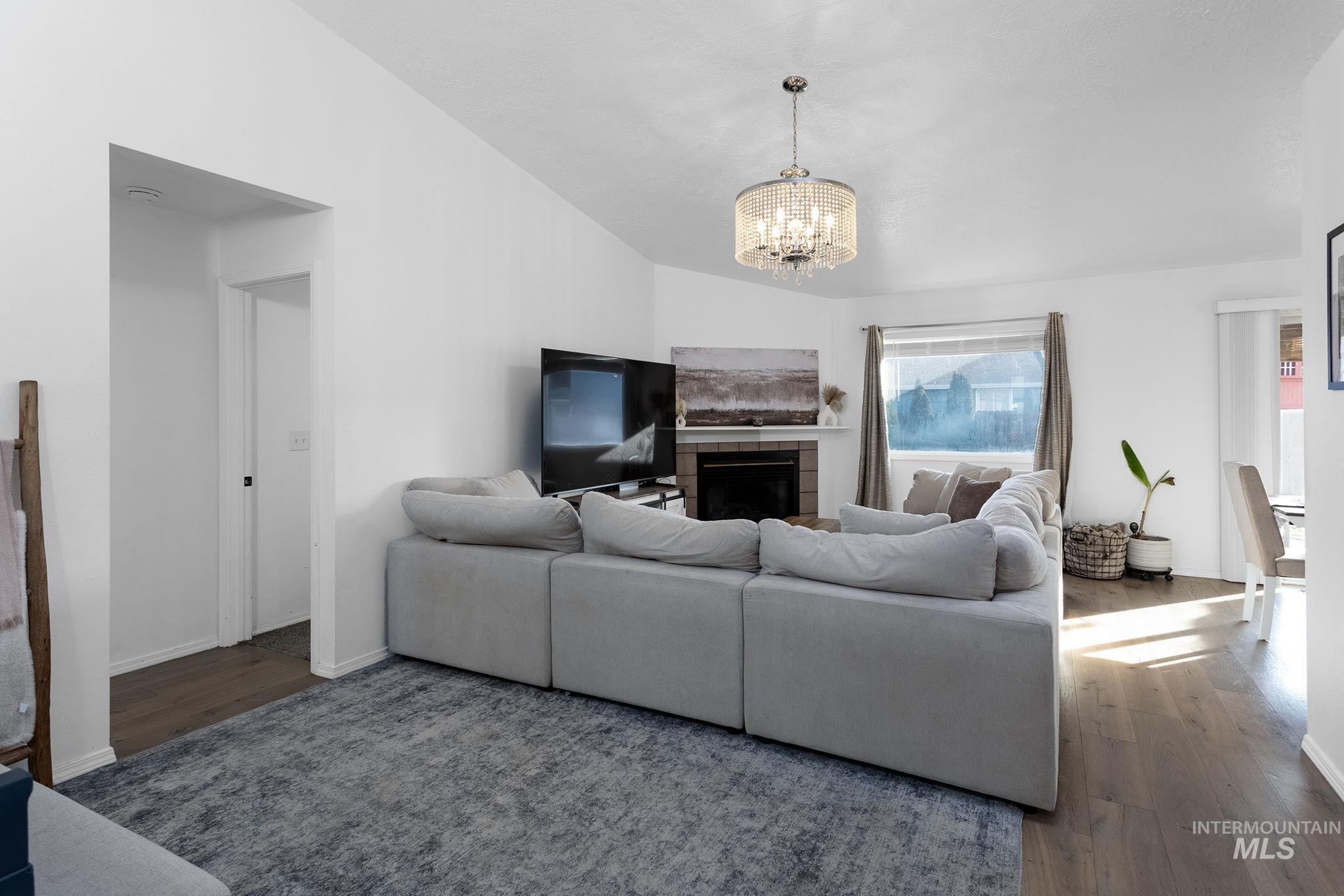 7899 W Prince, Boise, Idaho 83714, 3 Bedrooms, 2 Bathrooms, Residential For Sale, Price $444,990,MLS 98971688