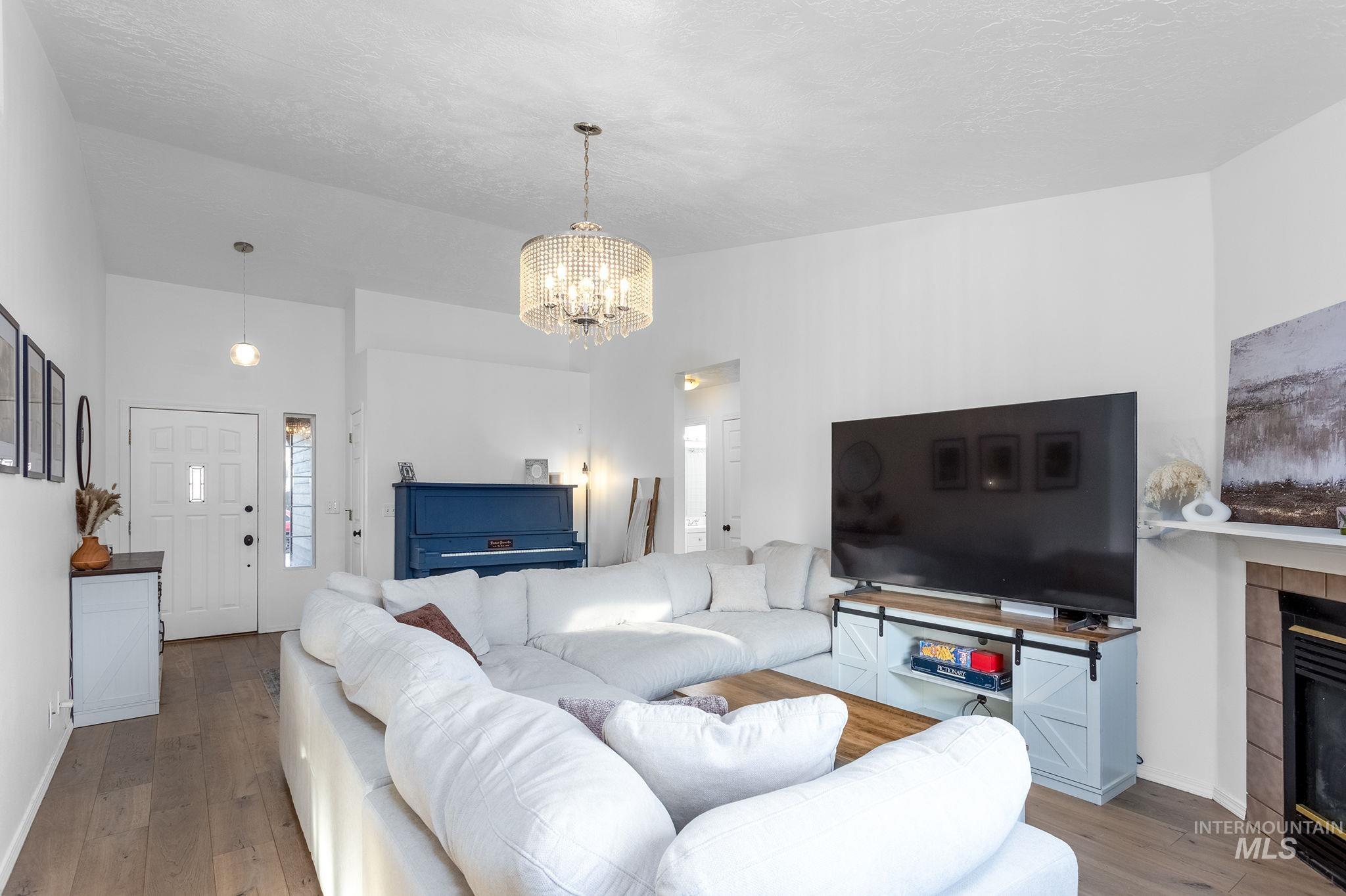 7899 W Prince, Boise, Idaho 83714, 3 Bedrooms, 2 Bathrooms, Residential For Sale, Price $444,990,MLS 98971688