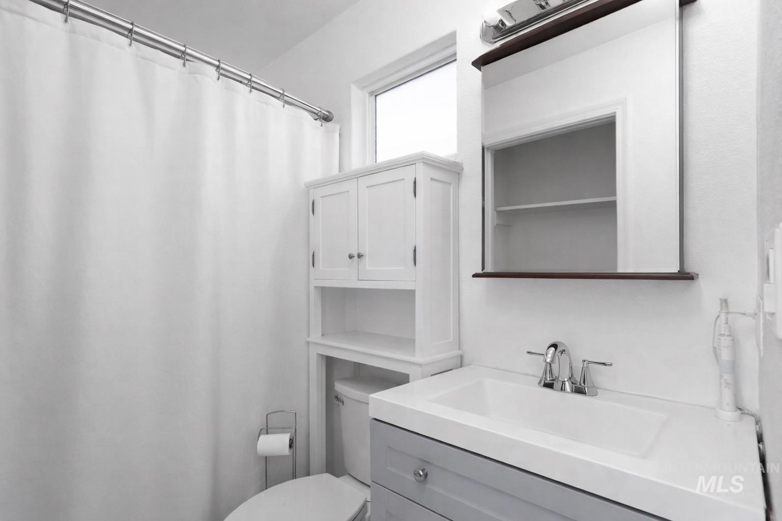 7899 W Prince, Boise, Idaho 83714, 3 Bedrooms, 2 Bathrooms, Residential For Sale, Price $444,990,MLS 98971688