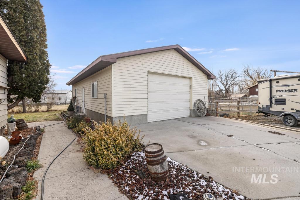 213 Sage Road West, Jerome, Idaho 83338, 3 Bedrooms, 2.5 Bathrooms, Residential For Sale, Price $589,000,MLS 98971694