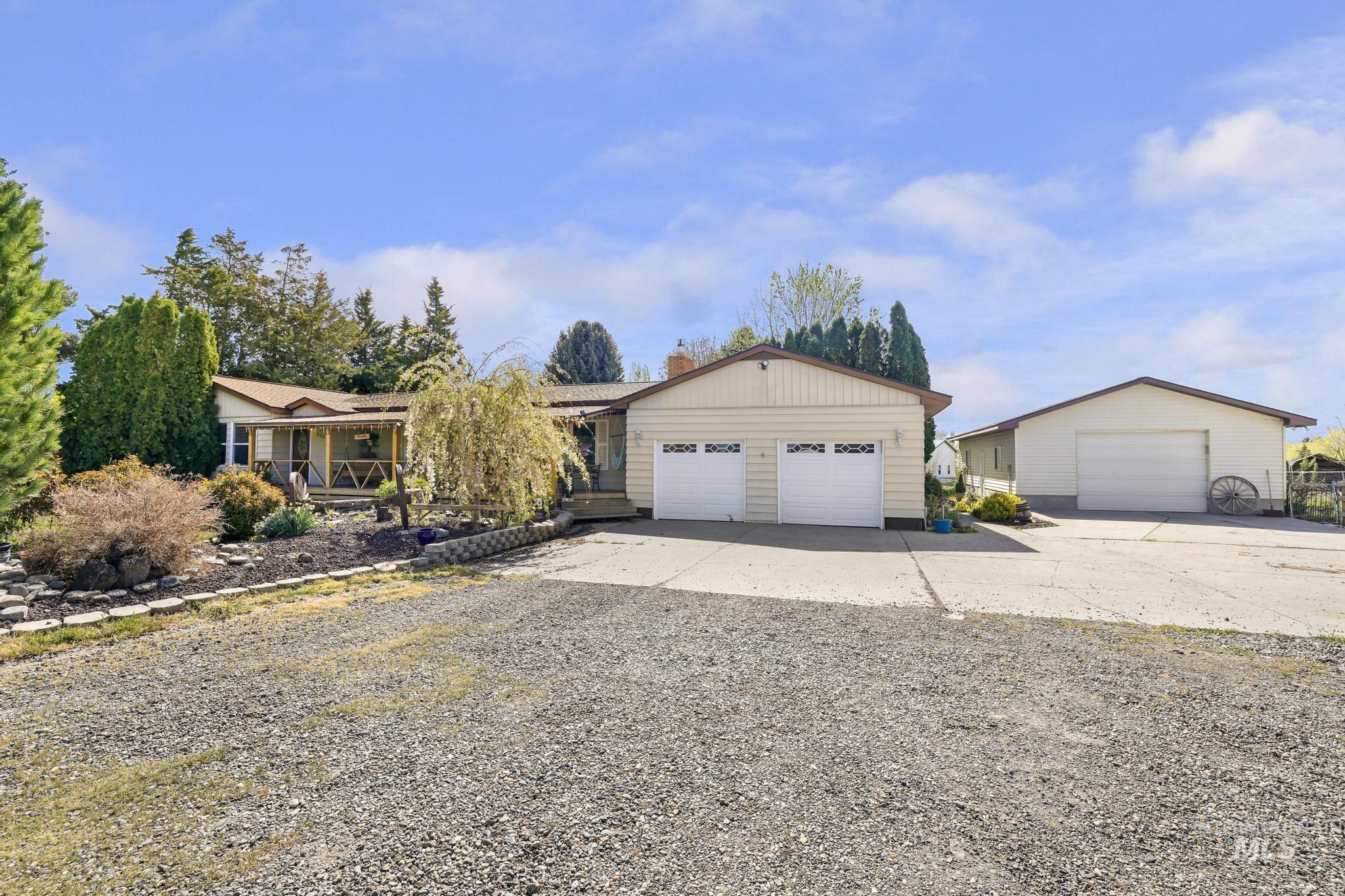 213 Sage Road West, Jerome, Idaho 83338, 3 Bedrooms, 2.5 Bathrooms, Residential For Sale, Price $579,000,MLS 98971694