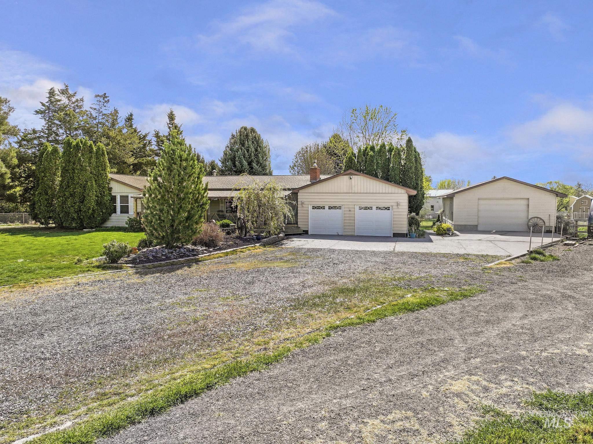 213 Sage Road West, Jerome, Idaho 83338, 3 Bedrooms, 2.5 Bathrooms, Residential For Sale, Price $579,000,MLS 98971694