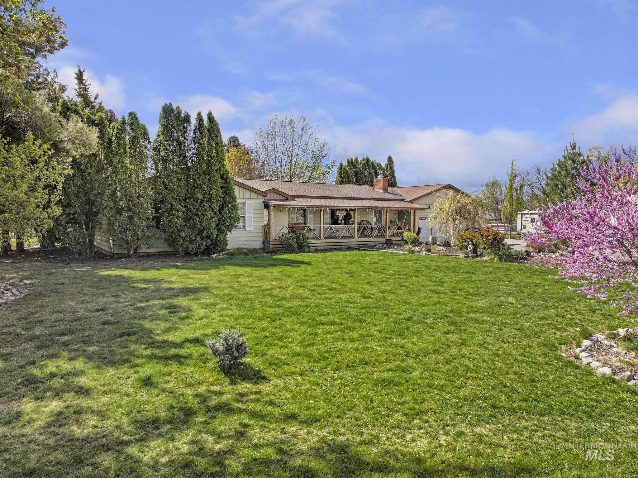 213 Sage Road West, Jerome, Idaho 83338, 3 Bedrooms, 2.5 Bathrooms, Residential For Sale, Price $579,000,MLS 98971694