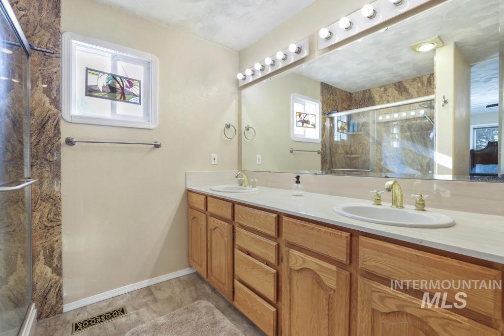 213 Sage Road West, Jerome, Idaho 83338, 3 Bedrooms, 2.5 Bathrooms, Residential For Sale, Price $589,000,MLS 98971694