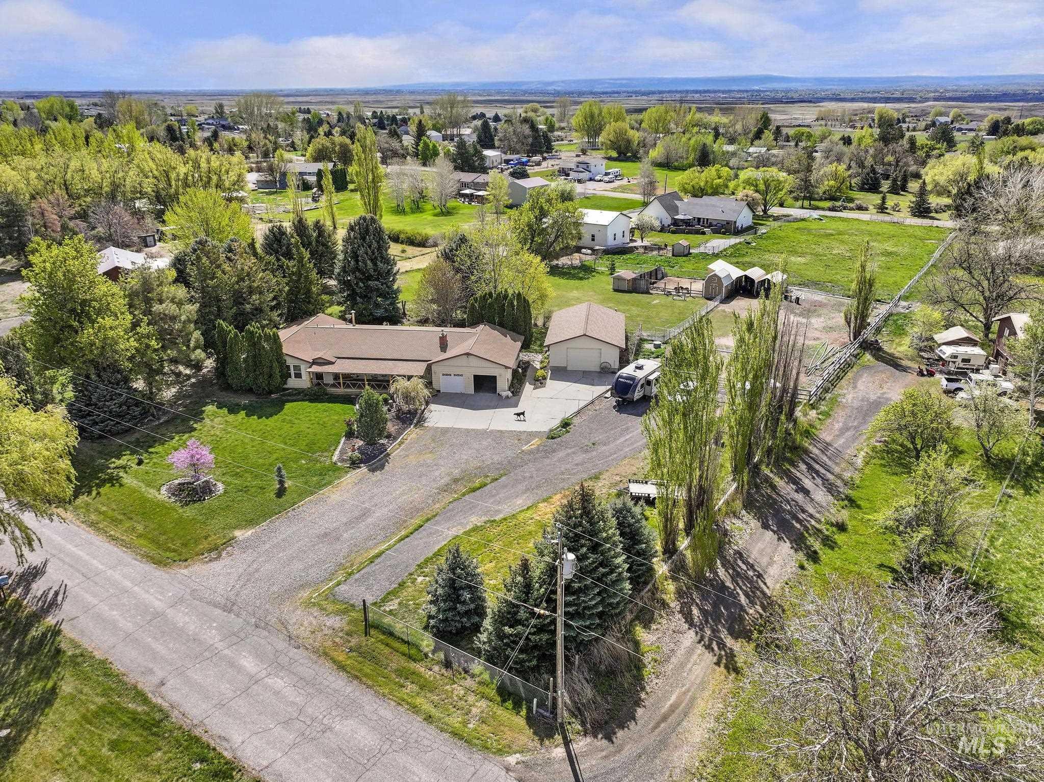 213 Sage Road West, Jerome, Idaho 83338, 3 Bedrooms, 2.5 Bathrooms, Residential For Sale, Price $579,000,MLS 98971694