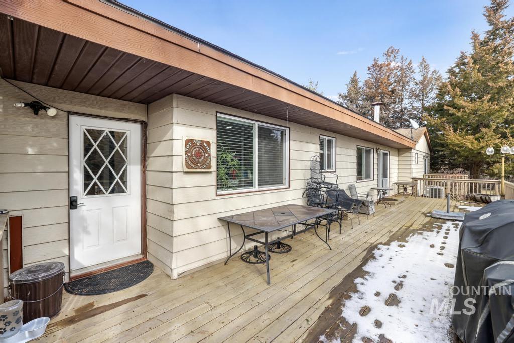 213 Sage Road West, Jerome, Idaho 83338, 3 Bedrooms, 2.5 Bathrooms, Residential For Sale, Price $589,000,MLS 98971694