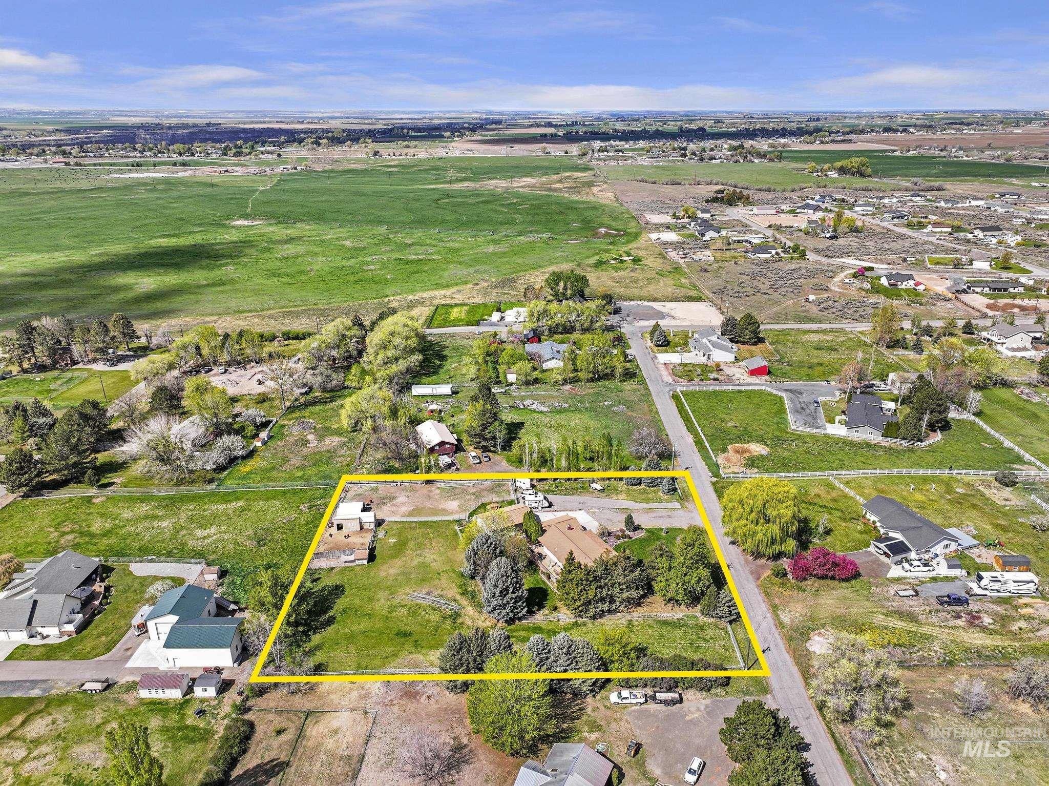 213 Sage Road West, Jerome, Idaho 83338, 3 Bedrooms, 2.5 Bathrooms, Residential For Sale, Price $579,000,MLS 98971694