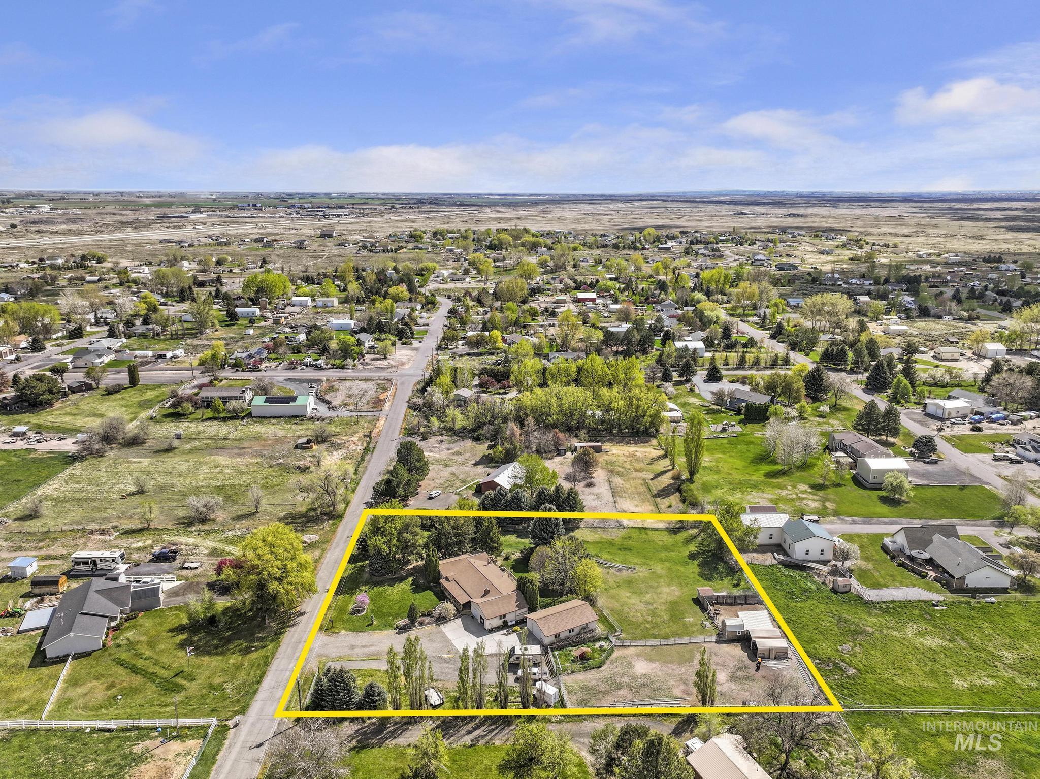 213 Sage Road West, Jerome, Idaho 83338, 3 Bedrooms, 2.5 Bathrooms, Residential For Sale, Price $579,000,MLS 98971694