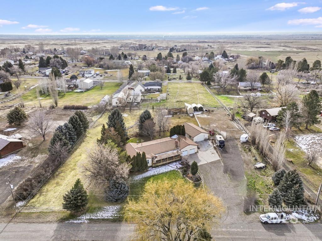 213 Sage Road West, Jerome, Idaho 83338, 3 Bedrooms, 2.5 Bathrooms, Residential For Sale, Price $589,000,MLS 98971694