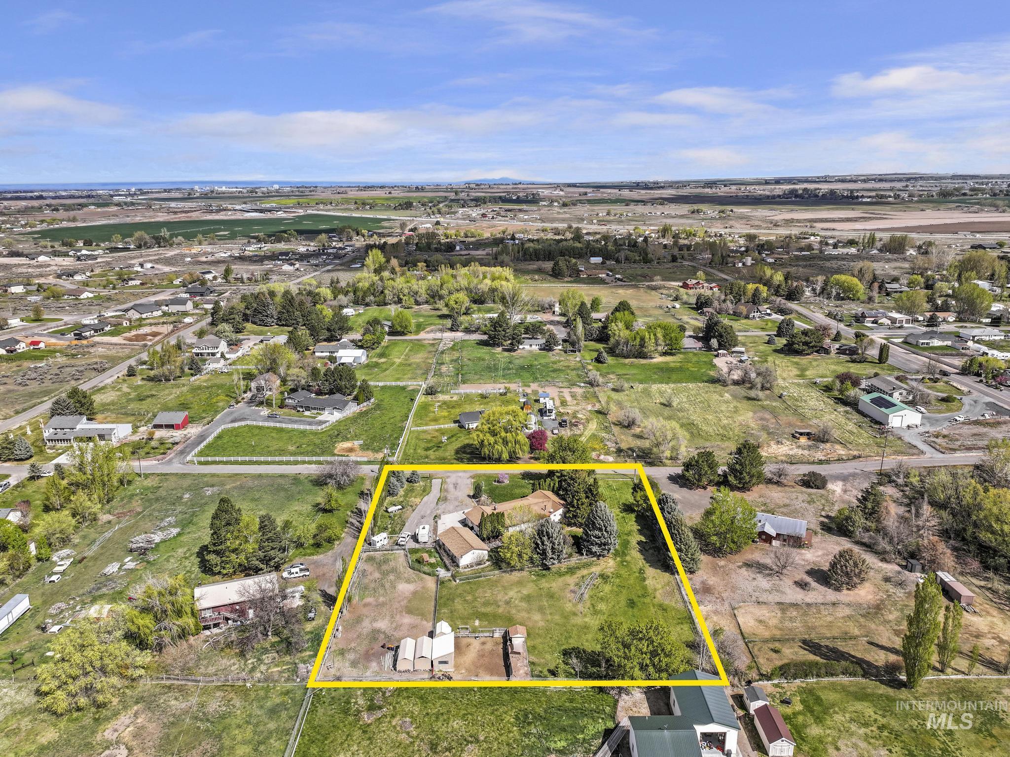 213 Sage Road West, Jerome, Idaho 83338, 3 Bedrooms, 2.5 Bathrooms, Residential For Sale, Price $579,000,MLS 98971694