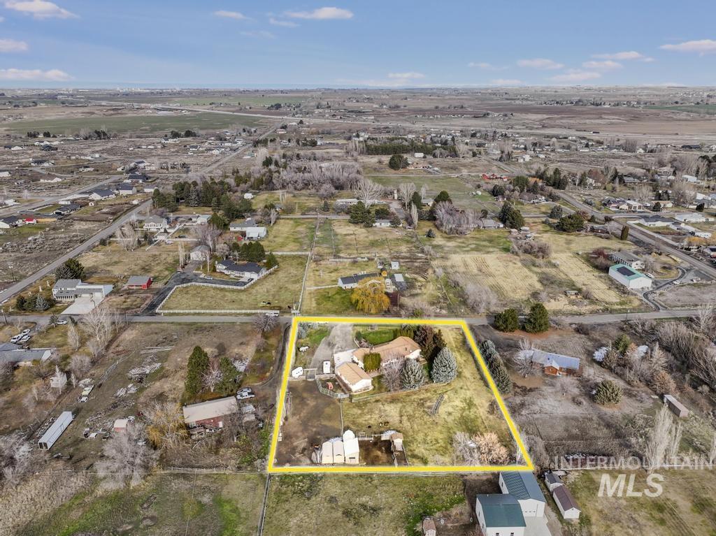 213 Sage Road West, Jerome, Idaho 83338, 3 Bedrooms, 2.5 Bathrooms, Residential For Sale, Price $589,000,MLS 98971694