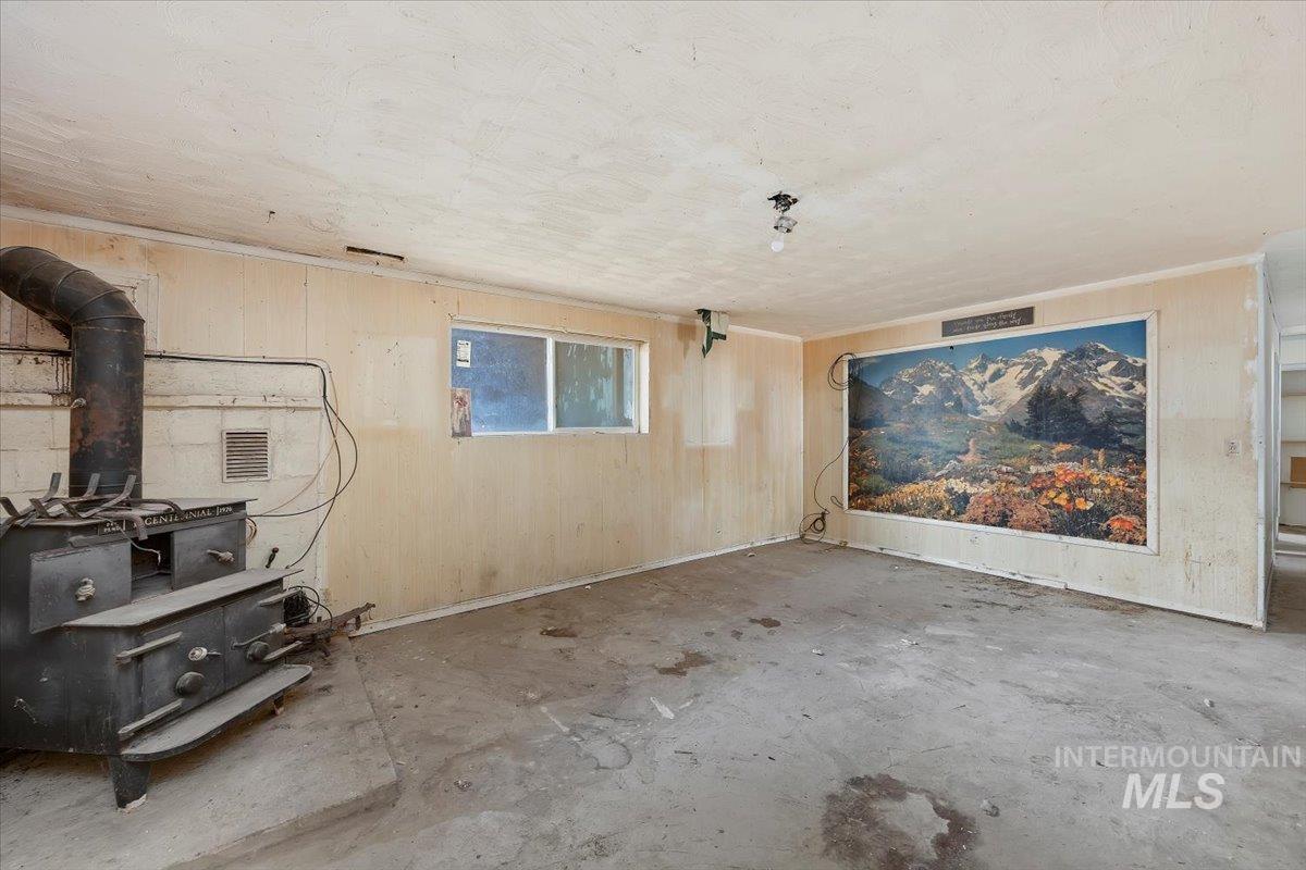 63 S 600 W, Burley, Idaho 83318, 5 Bedrooms, 3 Bathrooms, Residential For Sale, Price $229,000,MLS 98971704