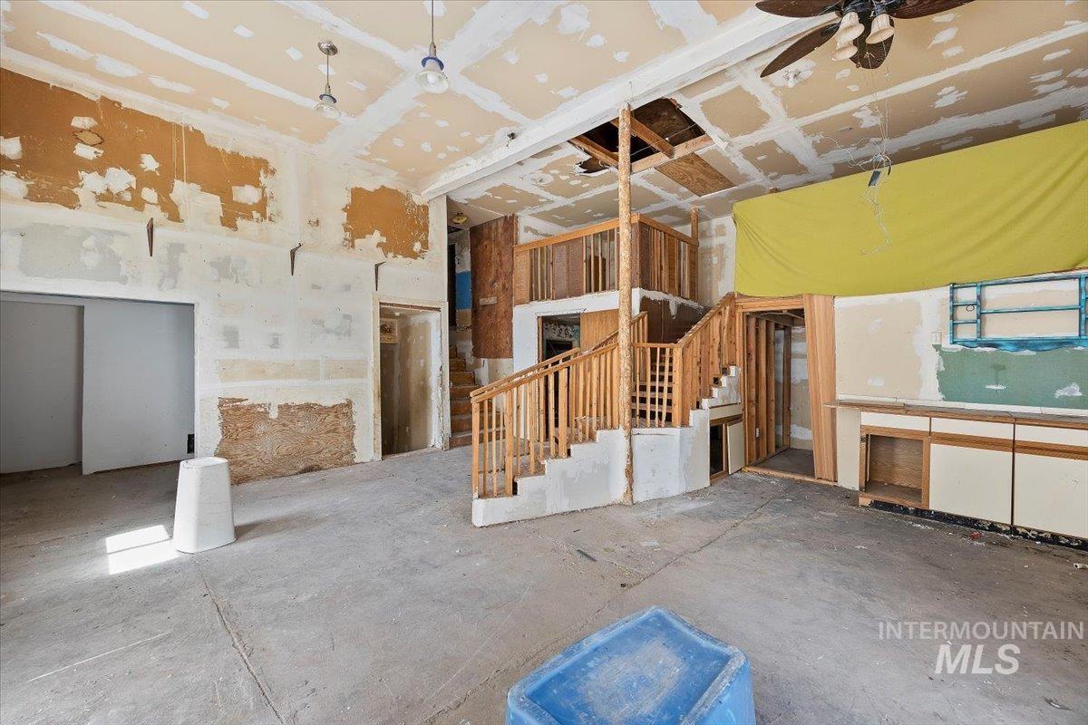 63 S 600 W, Burley, Idaho 83318, 5 Bedrooms, 3 Bathrooms, Residential For Sale, Price $229,000,MLS 98971704