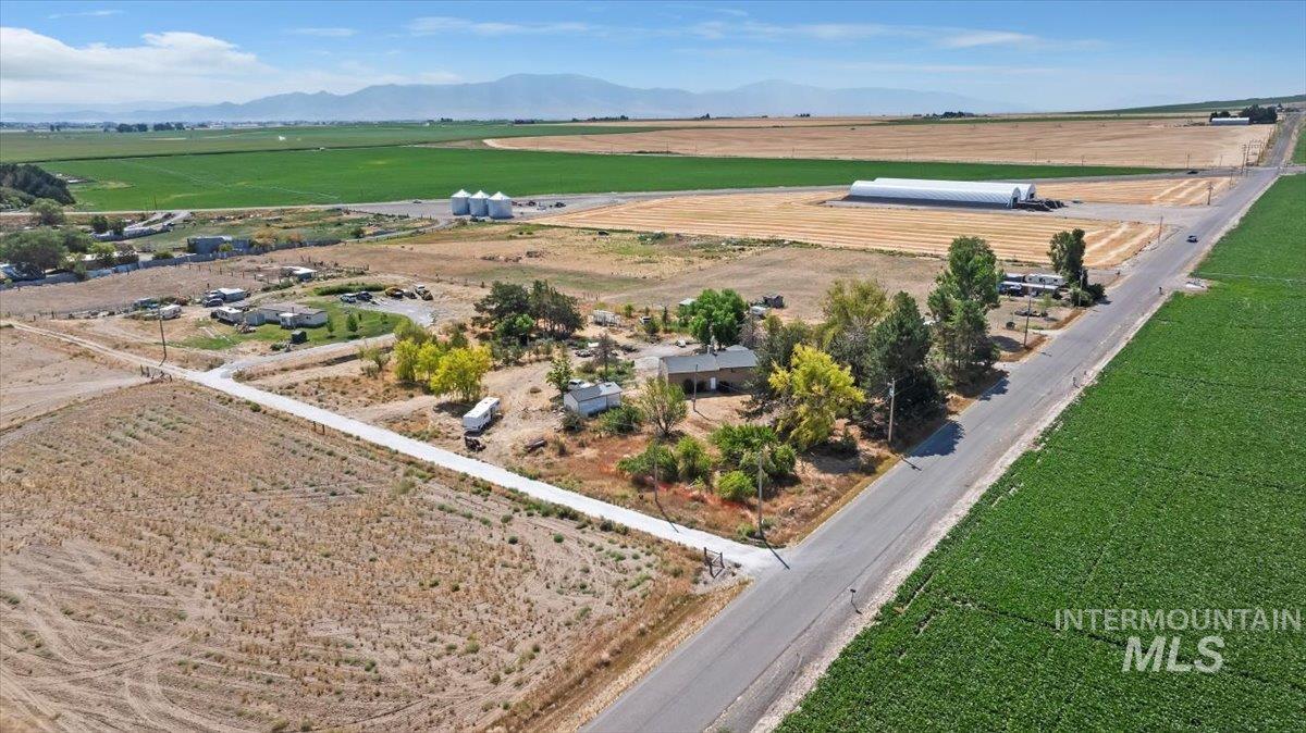 63 S 600 W, Burley, Idaho 83318, 5 Bedrooms, 3 Bathrooms, Residential For Sale, Price $229,000,MLS 98971704