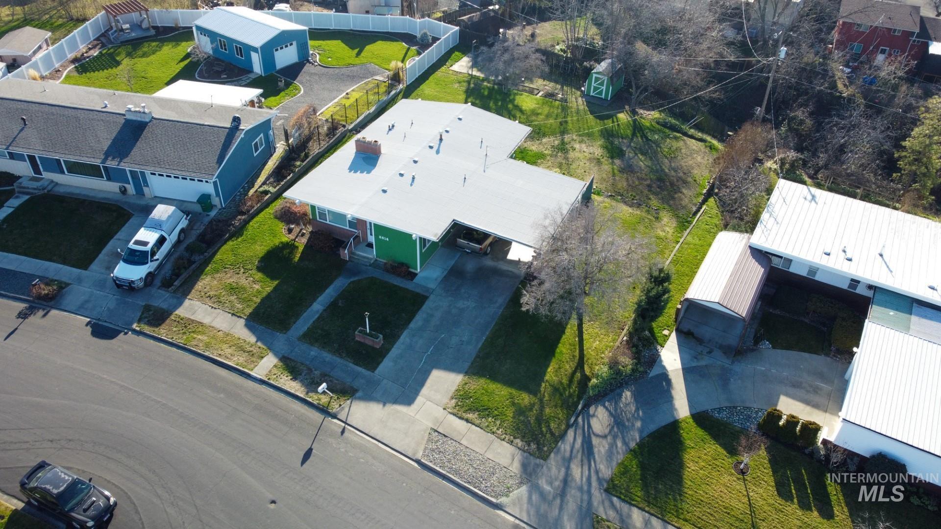 2814 Sunset Dr, Lewiston, Idaho 83501, 5 Bedrooms, 2.5 Bathrooms, Residential For Sale, Price $389,000,MLS 98971705