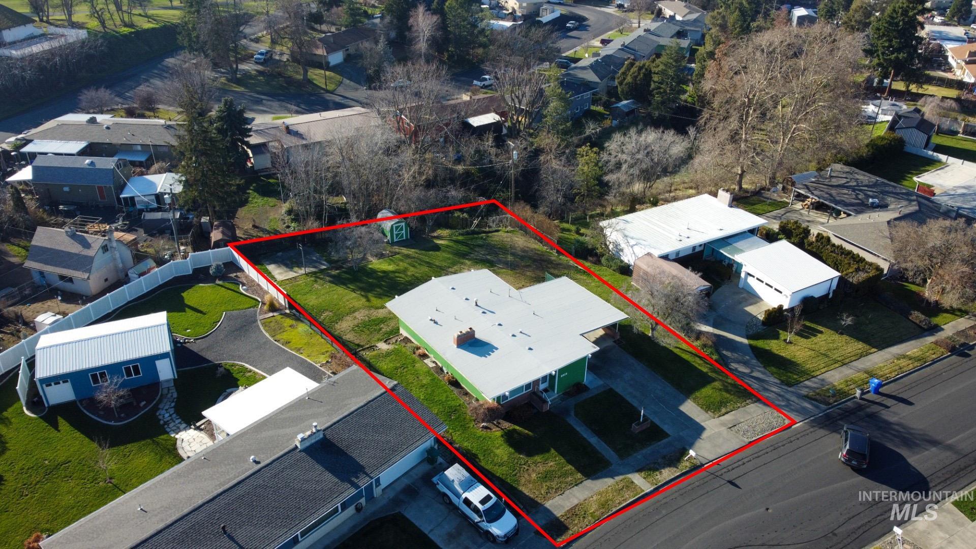 2814 Sunset Dr, Lewiston, Idaho 83501, 5 Bedrooms, 2.5 Bathrooms, Residential For Sale, Price $389,000,MLS 98971705