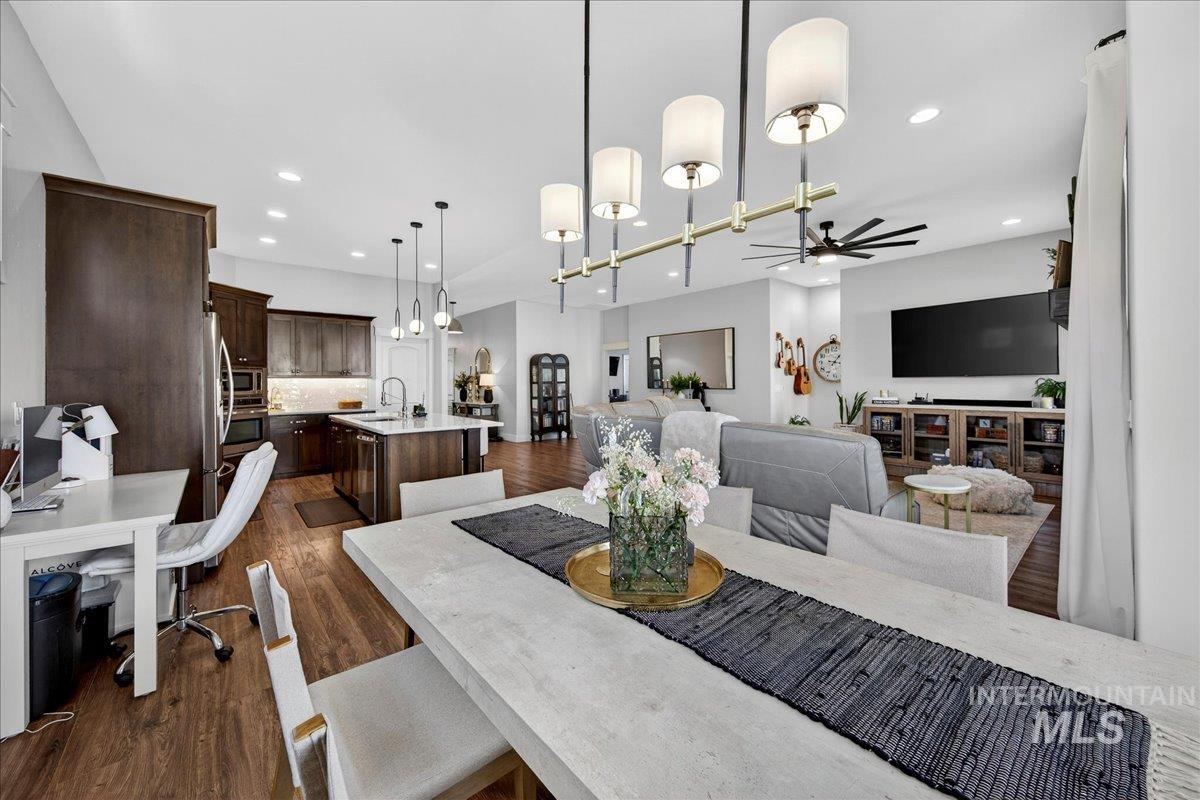 11808 W Carlisle Bay Drive, Star, Idaho 83669, 4 Bedrooms, 3 Bathrooms, Residential For Sale, Price $789,000,MLS 98971708